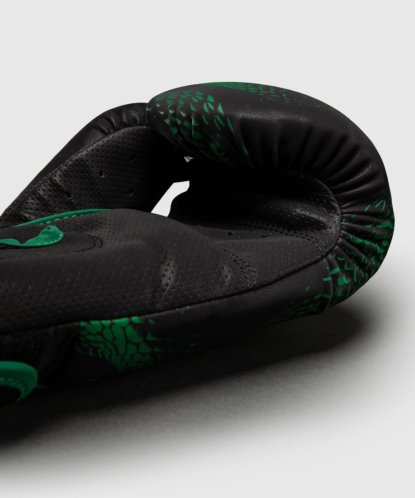 Venum Matupa Guantoni da boxe - Nero/Verde/Oro