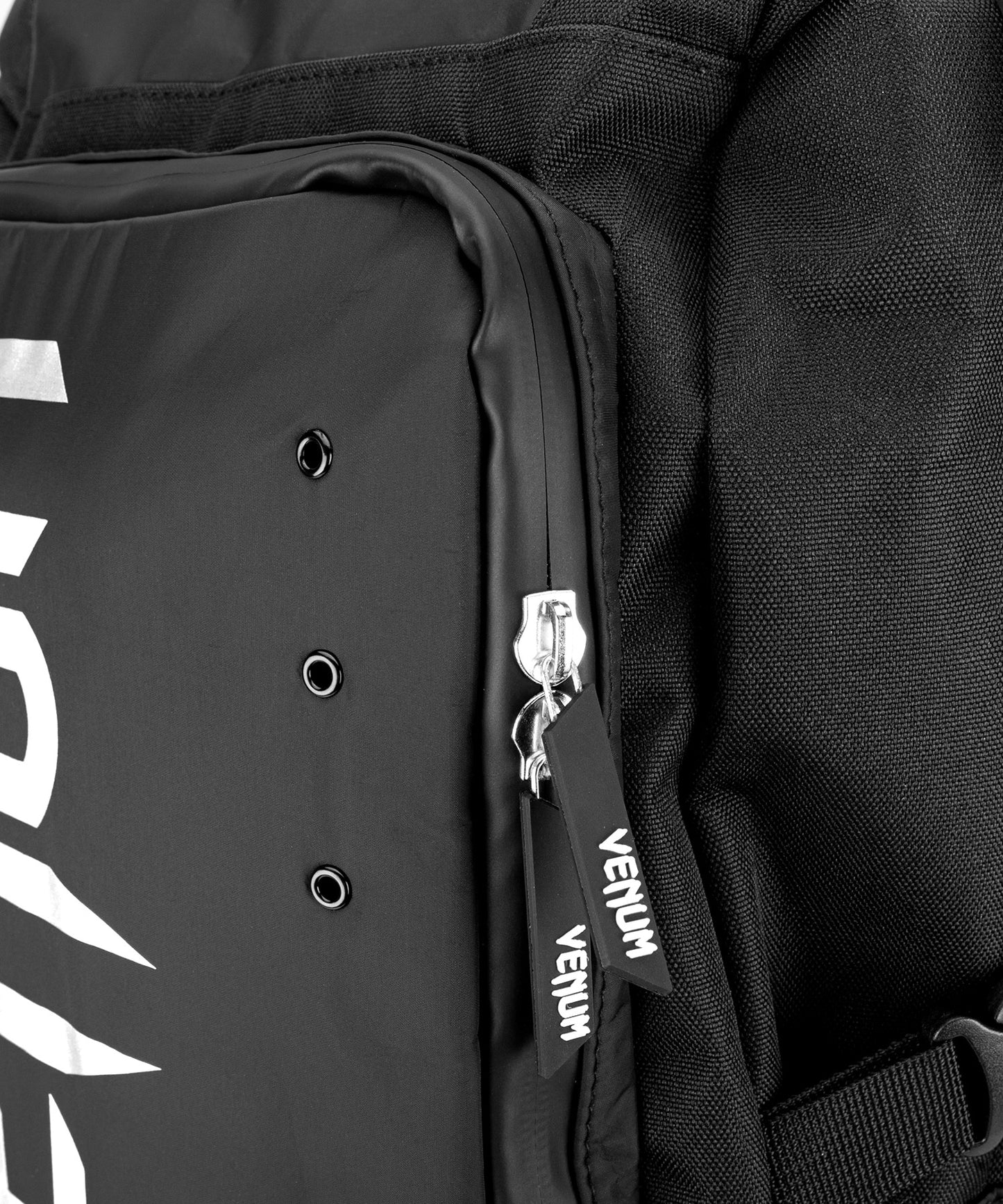 Venum Challenger Xtrem Evo Mochila (50-63L) – Negro/Blanco