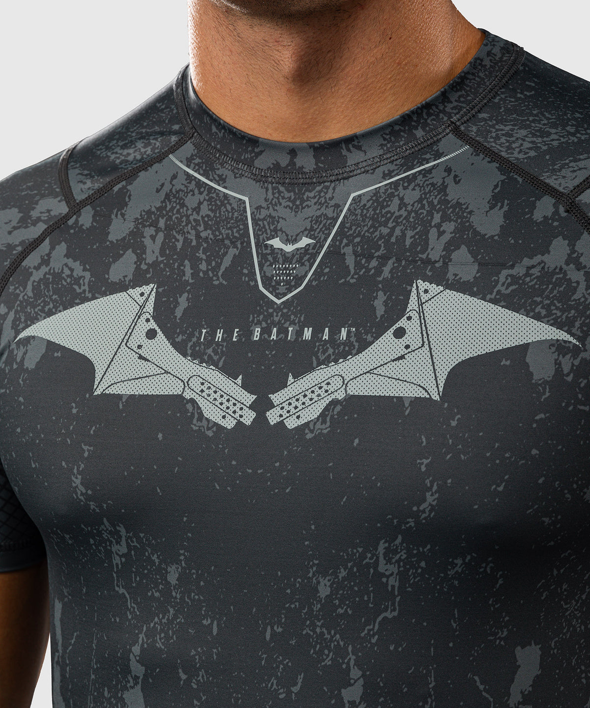 Venum x Batman Rashguard de manga corta - Gris