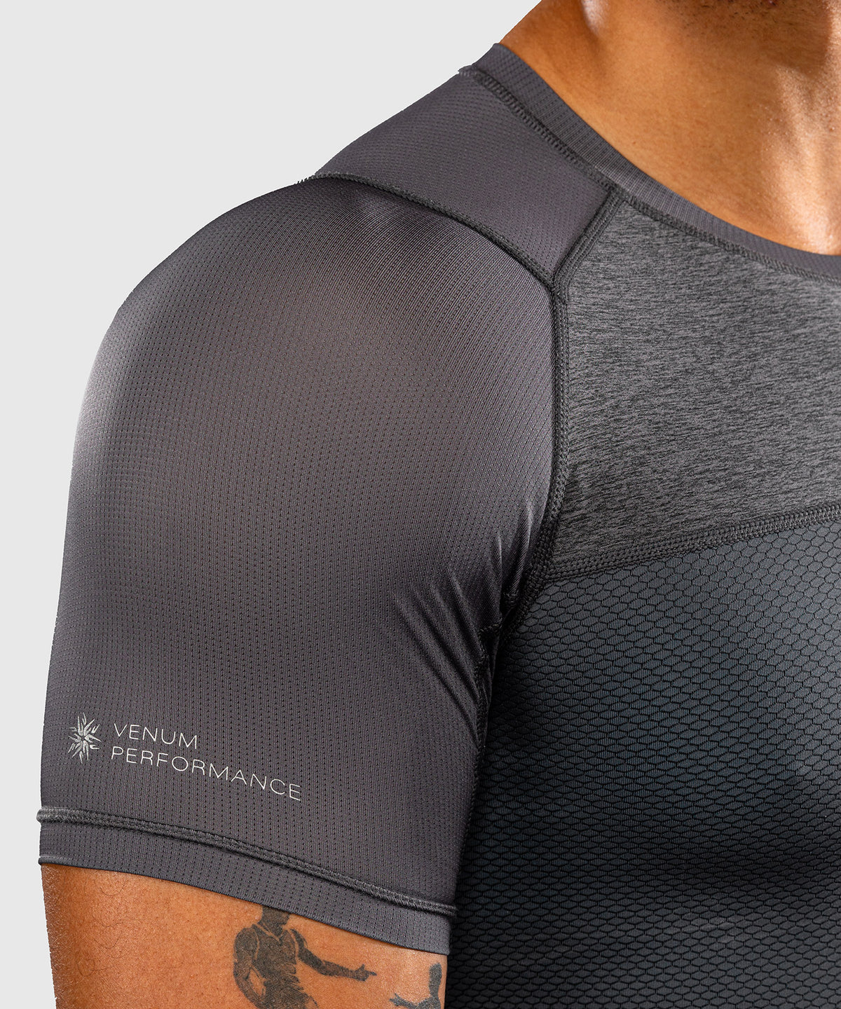 Venum G-Fit Scale Rashguard de manga corta - Gris