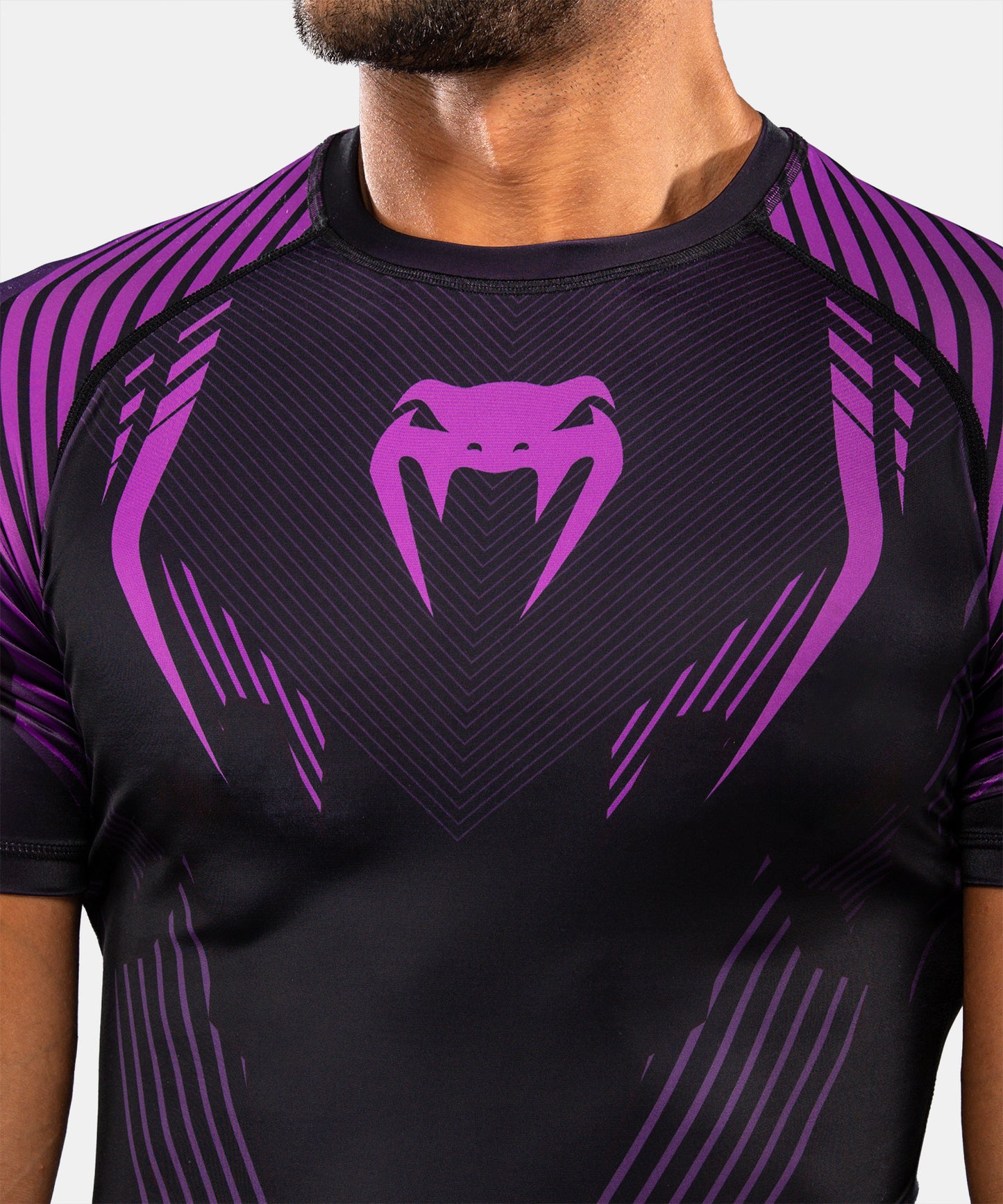 Venum No-Gi 6.0 Rashguard Manga Corta - Negro/Púrpura