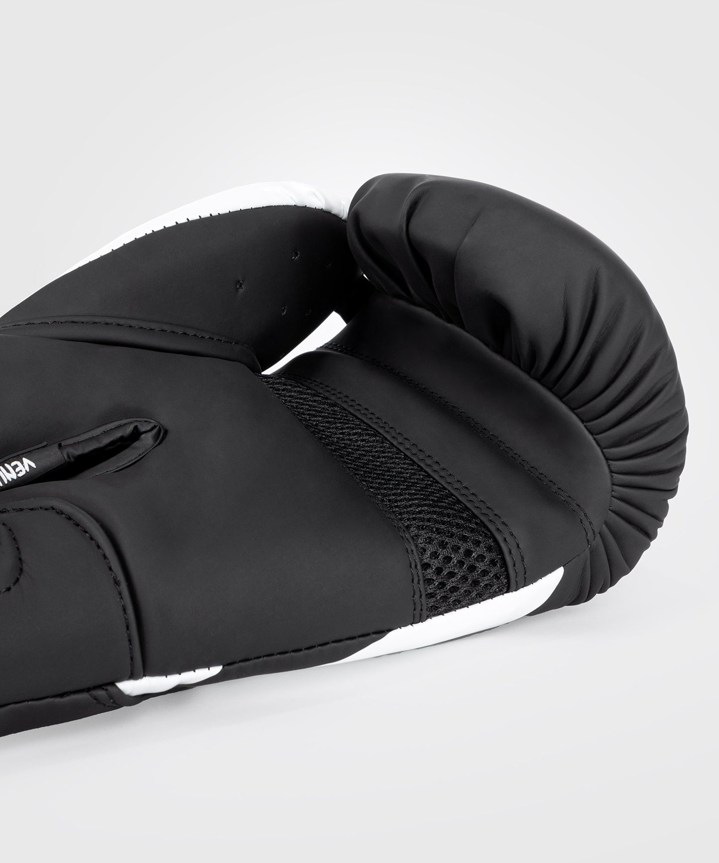 Venum Challenger 4.0 Boxhandschuhe - Schwarz/Weiß