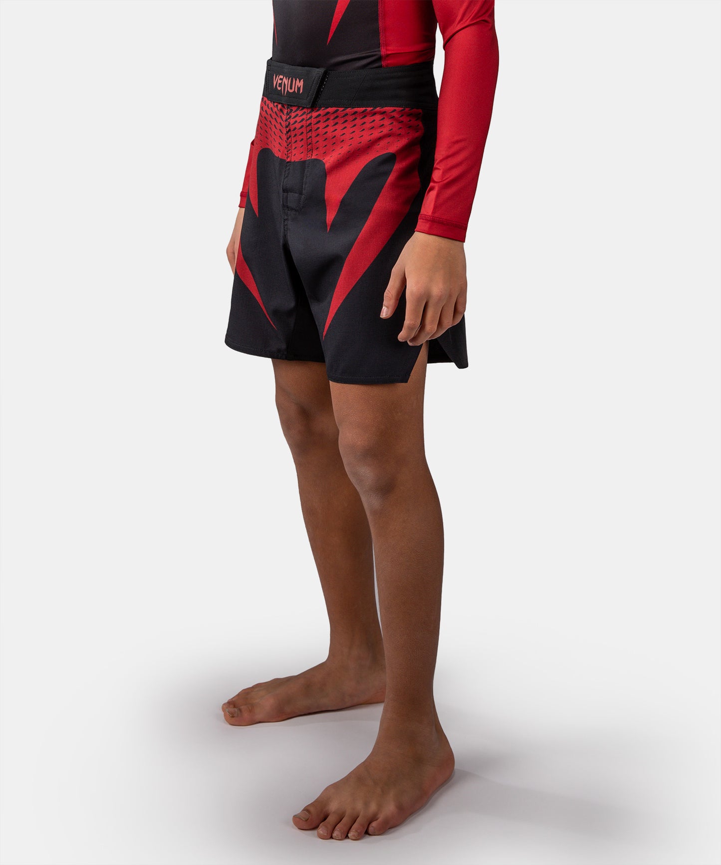 Venum Attack Short de Combate para Niño - Negro/Rojo