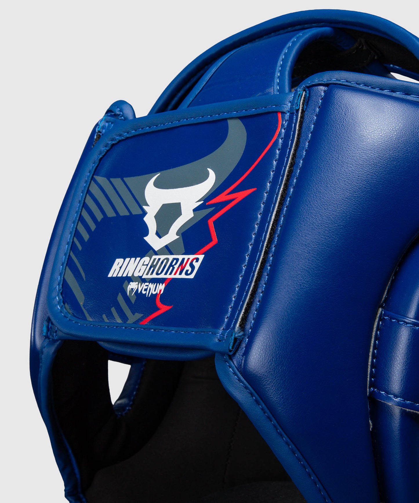 Casque de protection Ringhorns Charger by Venum – Bleu Marine/Rouge