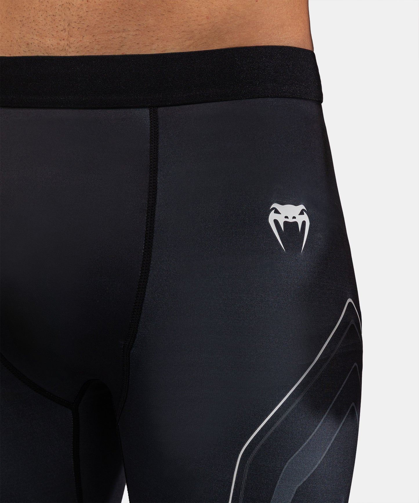 Short de Compression Venum Streamline – Noir/Blanc
