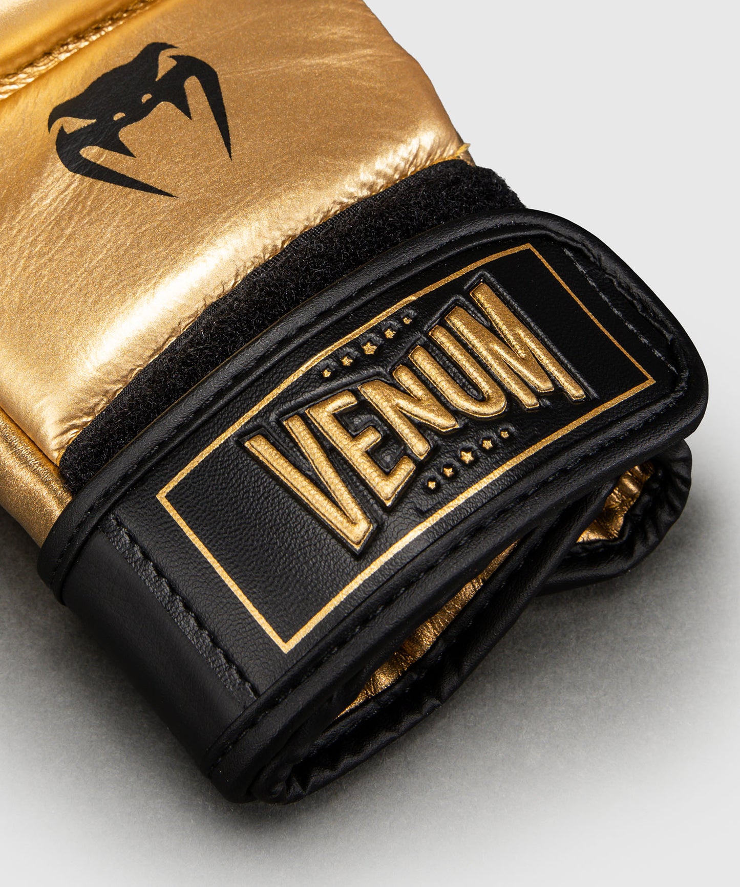 Gants de Sparring en Cuir Venum Attack 2.0 – Or/Noir