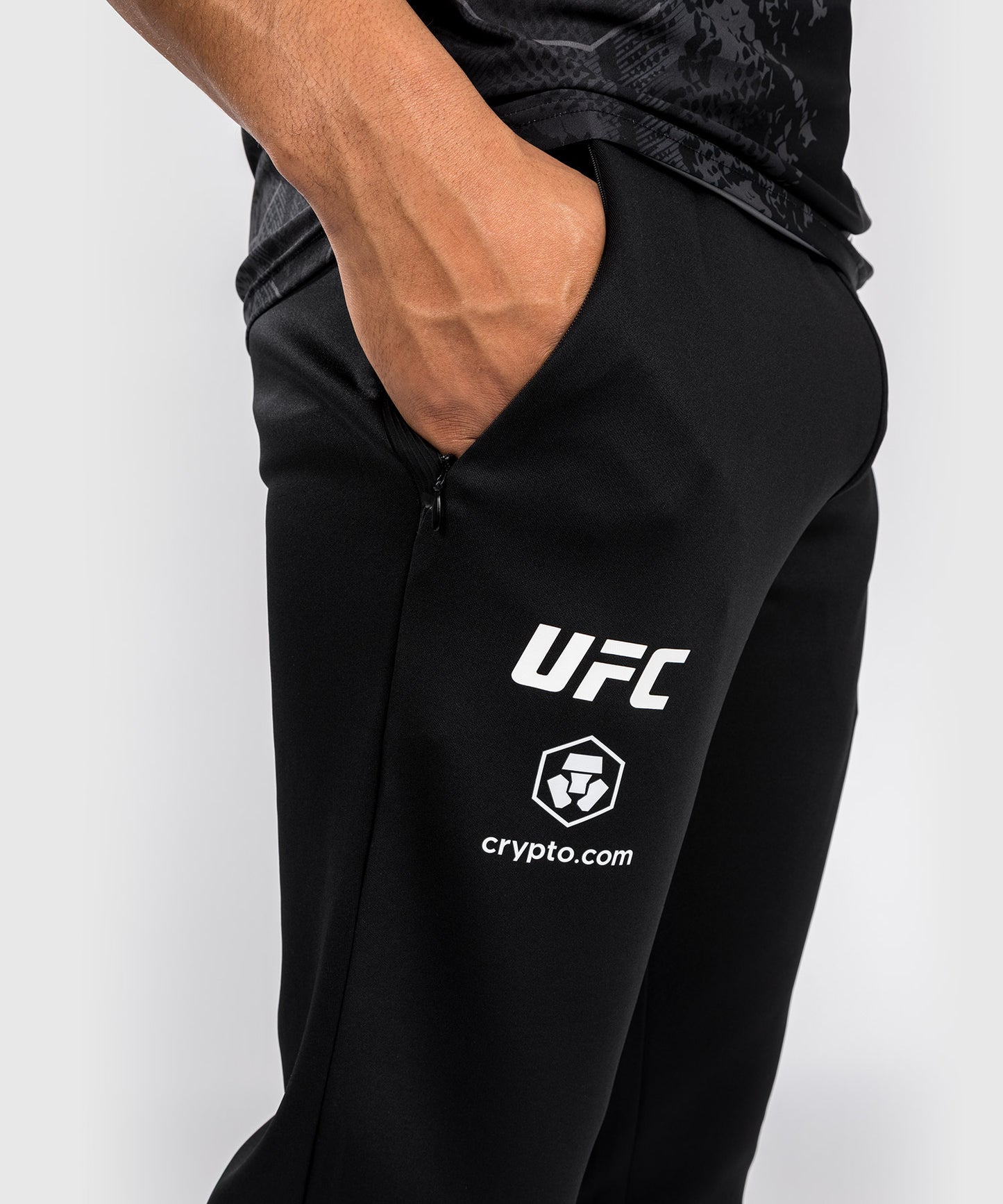 UFC Adrenaline by Venum Authentic Fight Night Herren Walkout Hose - Schwarz