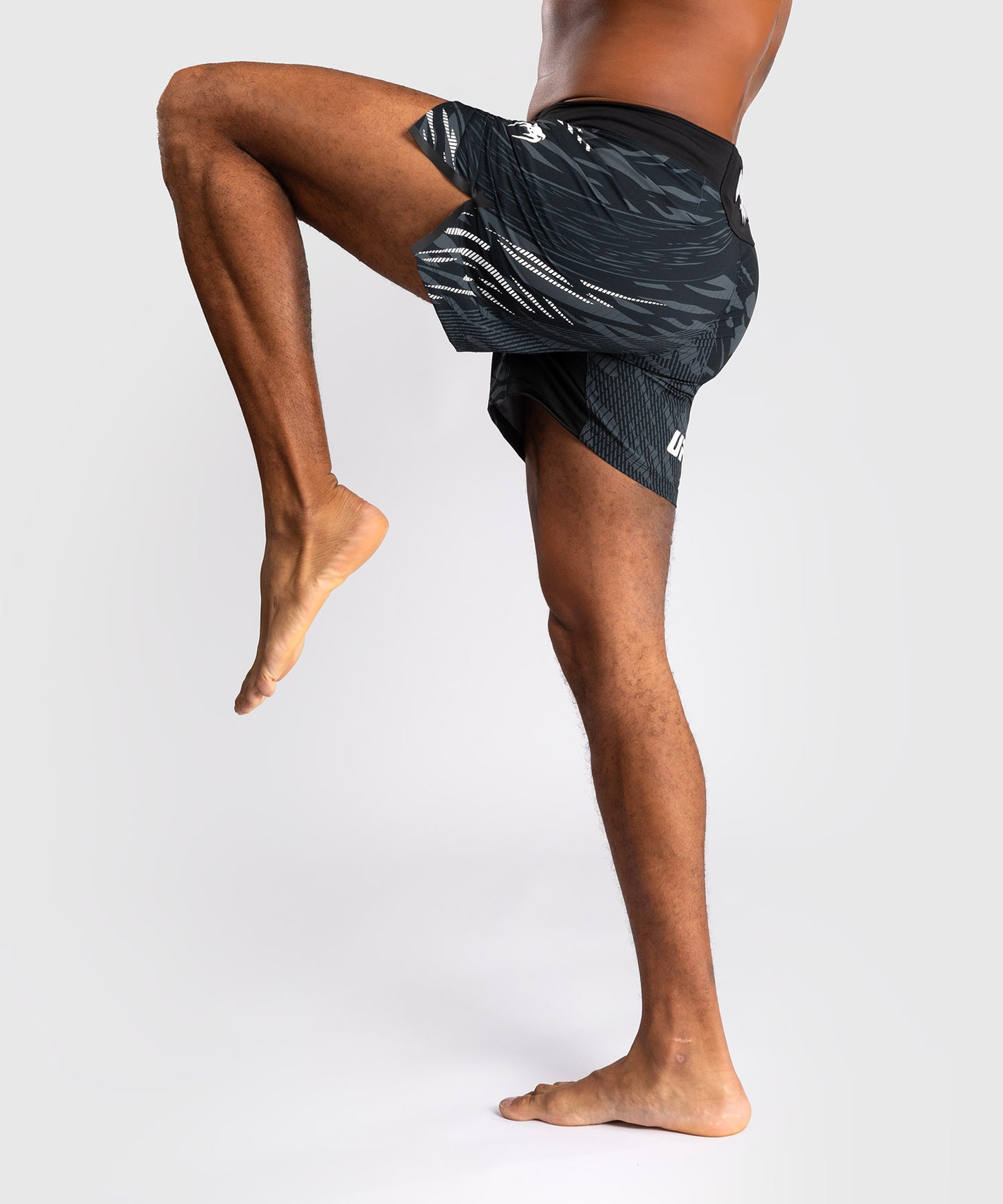 UFC Fusion by Venum Authentic Fight Night Herren Fight Short - Short Fit - Schwarz