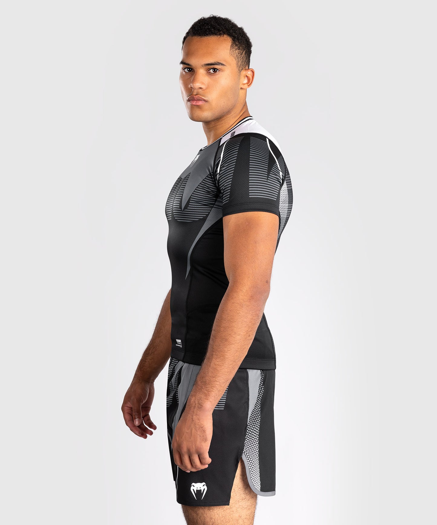 Rashguard Manches Courtes Venum Adrenaline – Noir/Gris Argenté