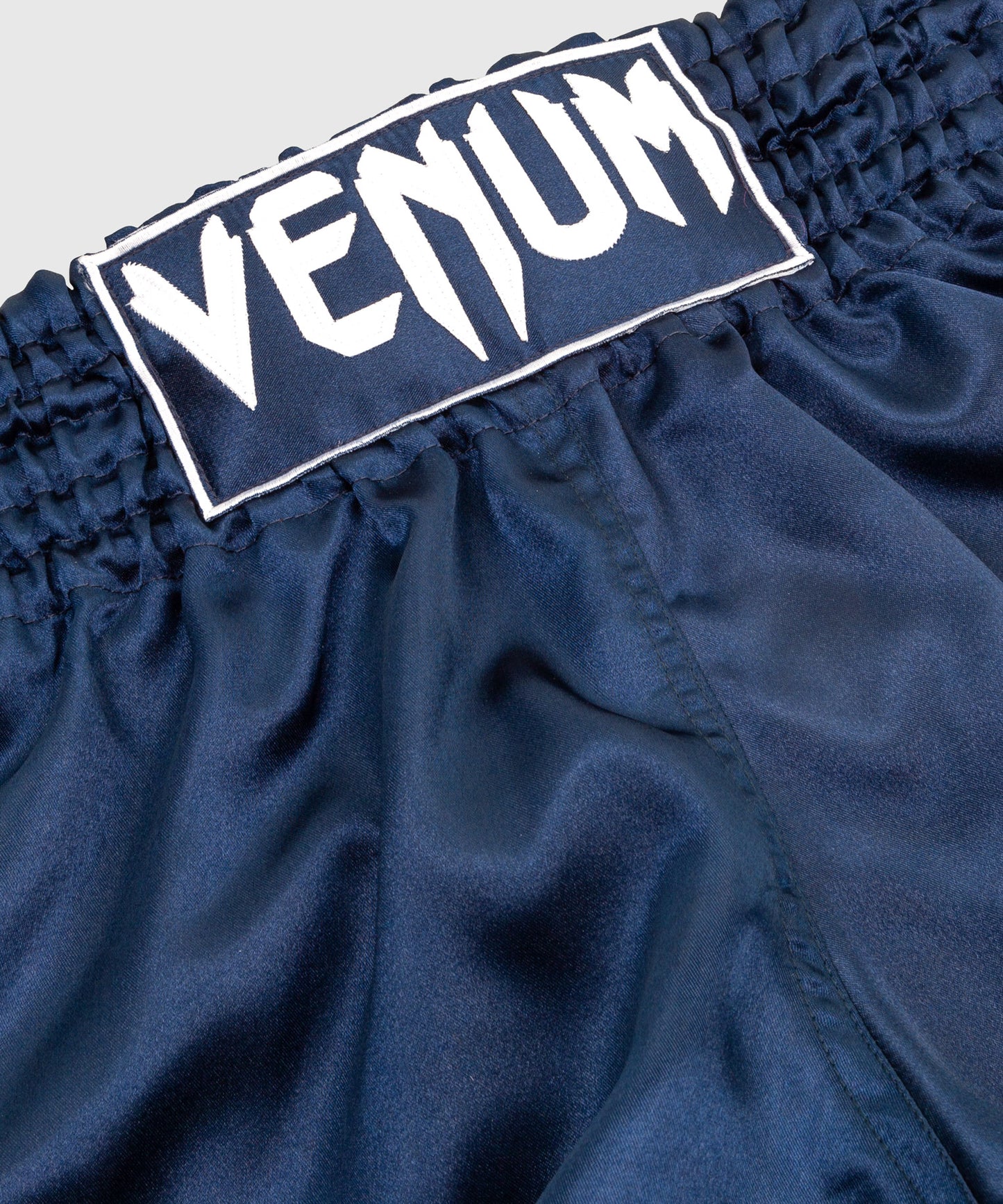 Venum Classic Short de Muay Thai - Azul marino/blanco