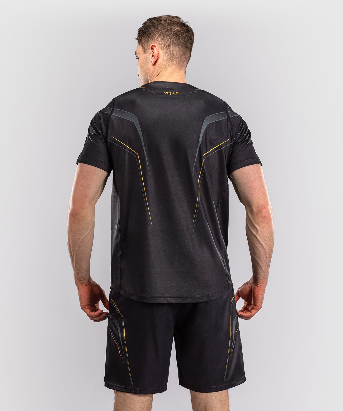 Venum Streamline Dry-Tech T-Shirt – Schwarz/Gold