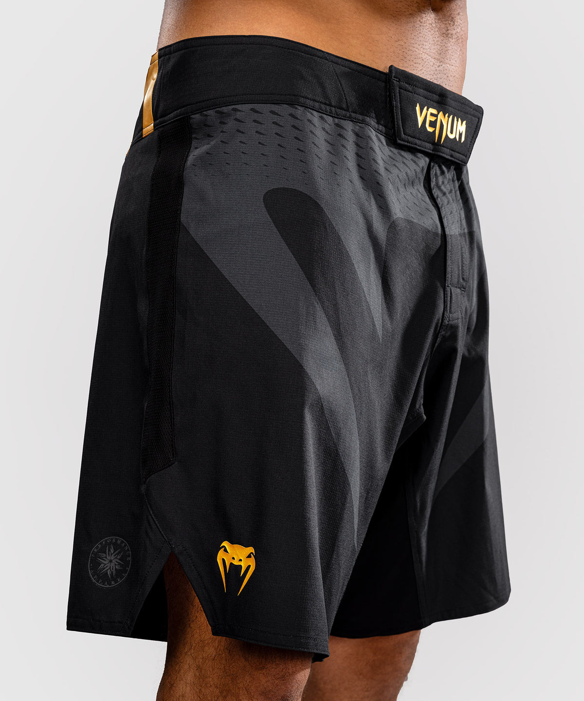 Venum Attack Fightshorts - Schwarz/Gold