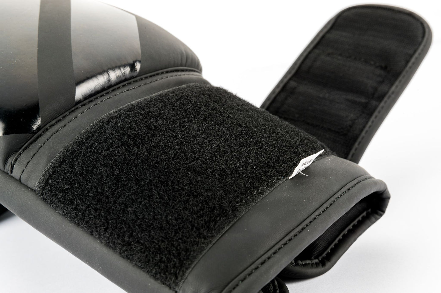 UFC Intermix Boxhandschuhe – Schwarz