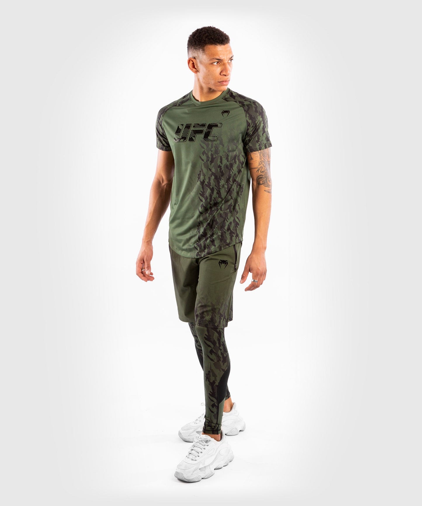 Venum Authentic Fight Week Männer UFC Sport Shorts - Khaki