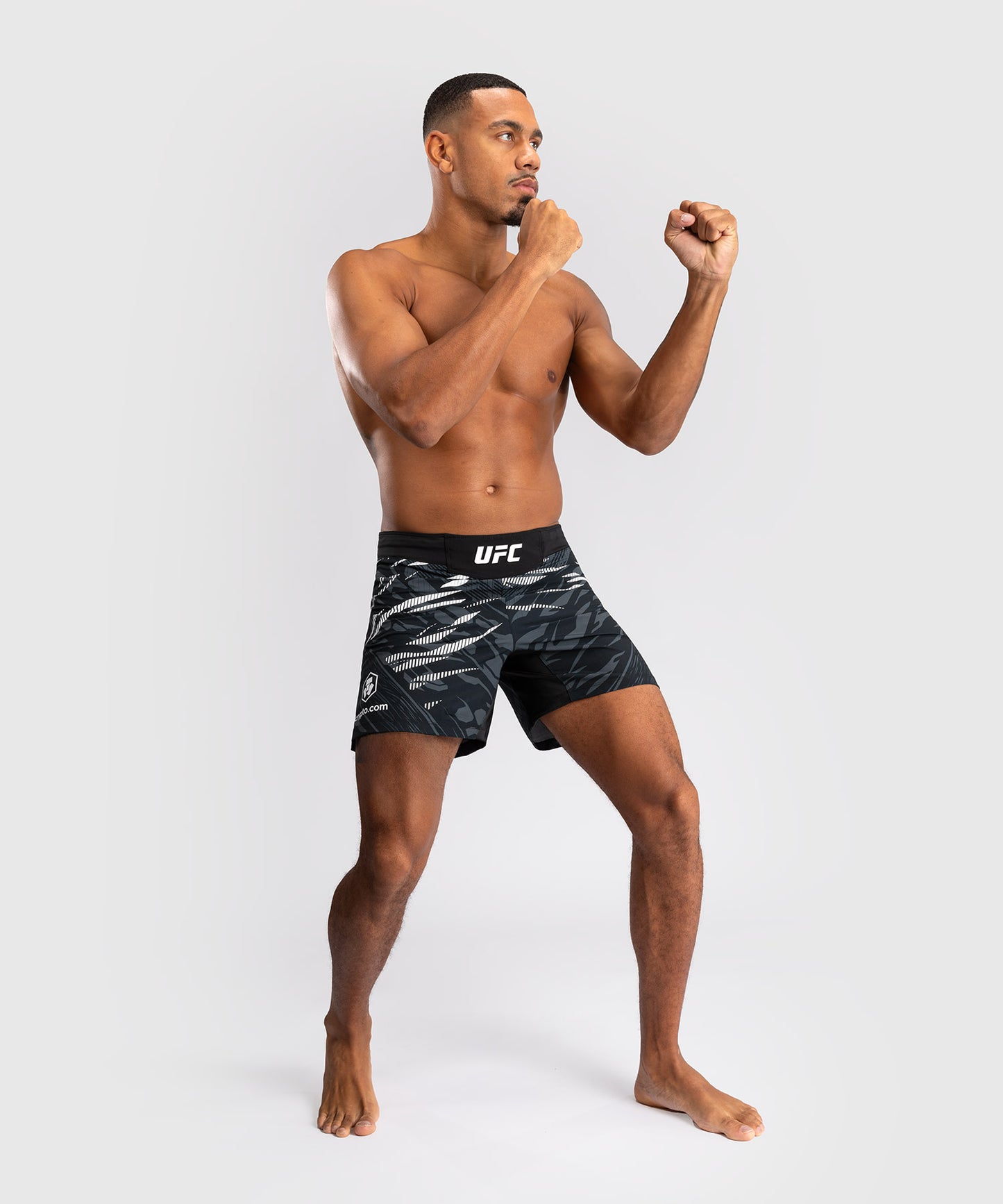 UFC Fusion by Venum Authentic Fight Night Herren Fight Short - Short Fit - Schwarz