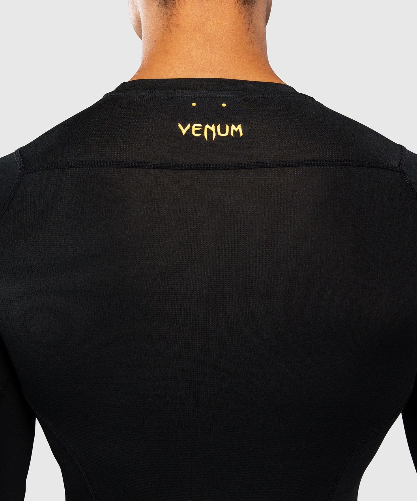 Venum G-Core Rashguard Manga Larga - Negro/Oro