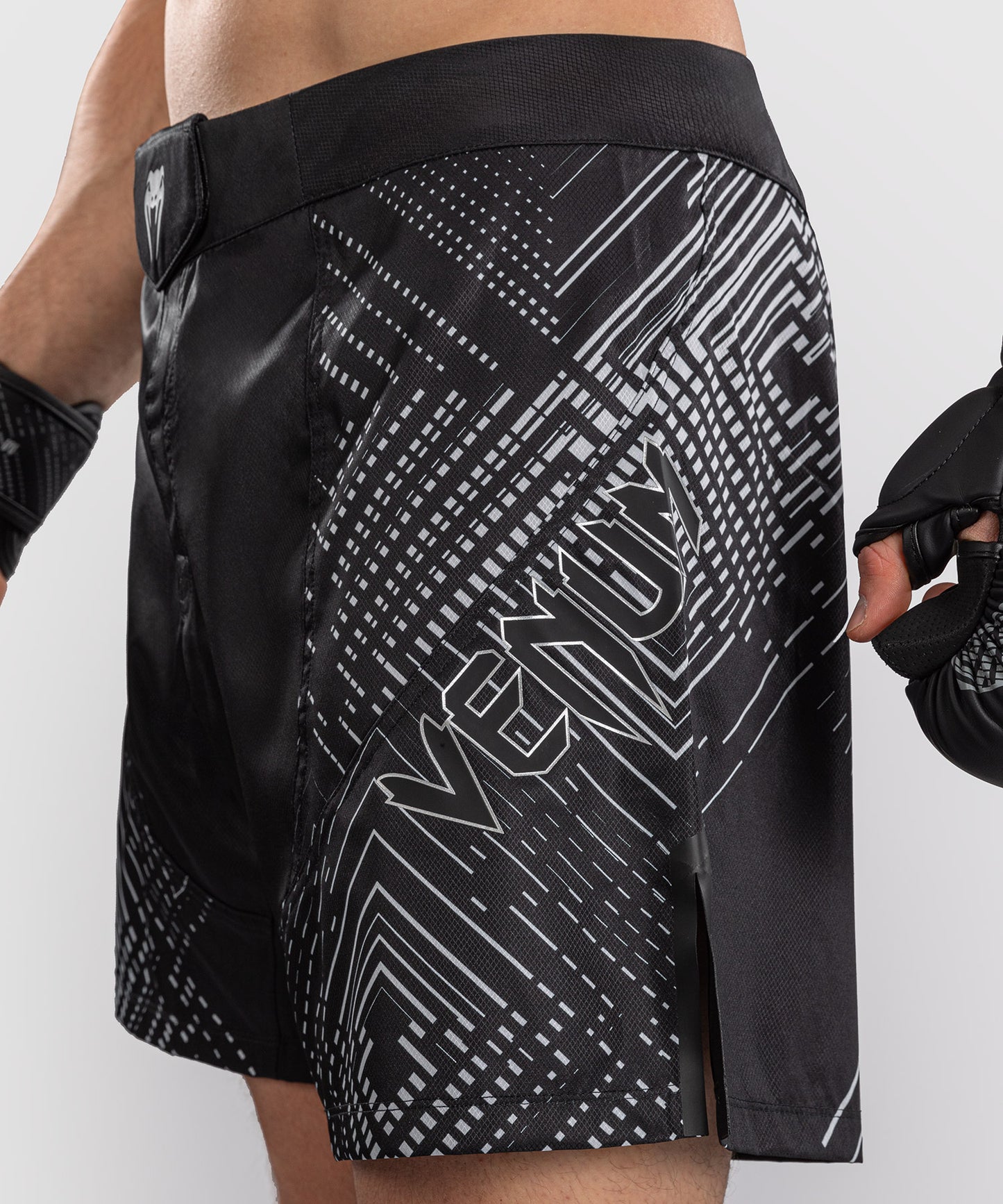 Short de Combat Venum Midnight Fury – Noir/Gris/Argent