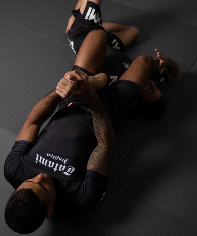 T-Shirt De Compression Tatami Fightwear Gothic Manches Courtes - Noir