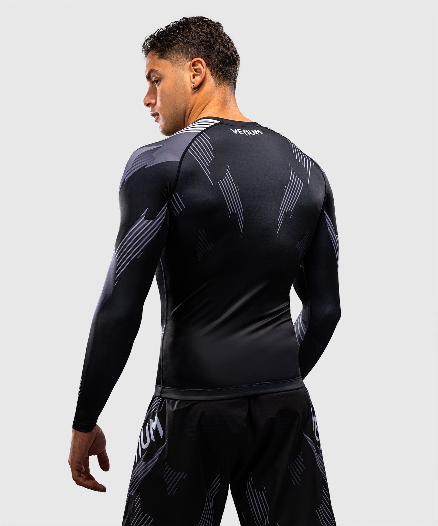 Venum No-Gi 6.0 Rashguard Manga Larga - Negro/Blanco