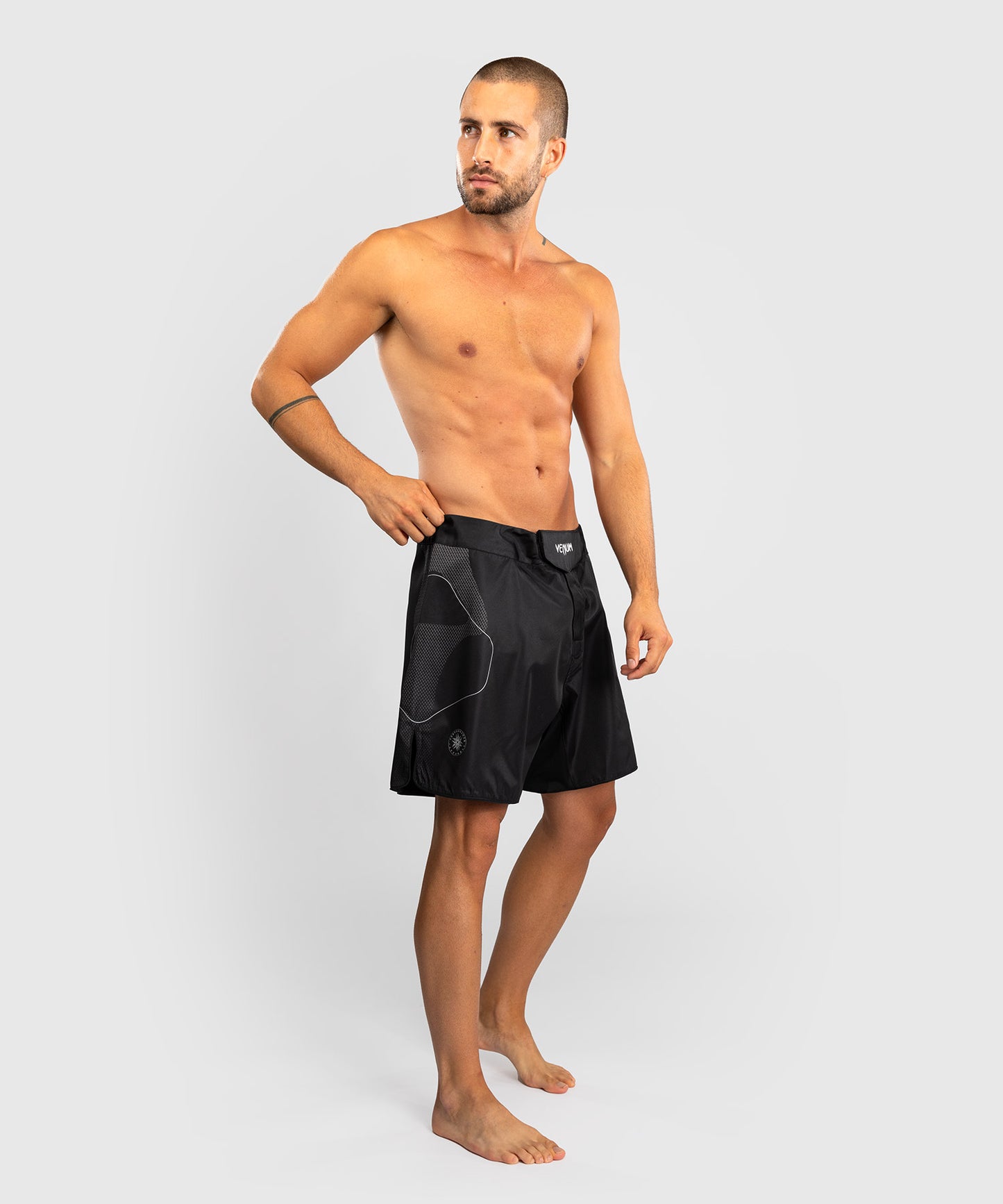 Venum Nexus Fight Shorts – Schwarz/Silber