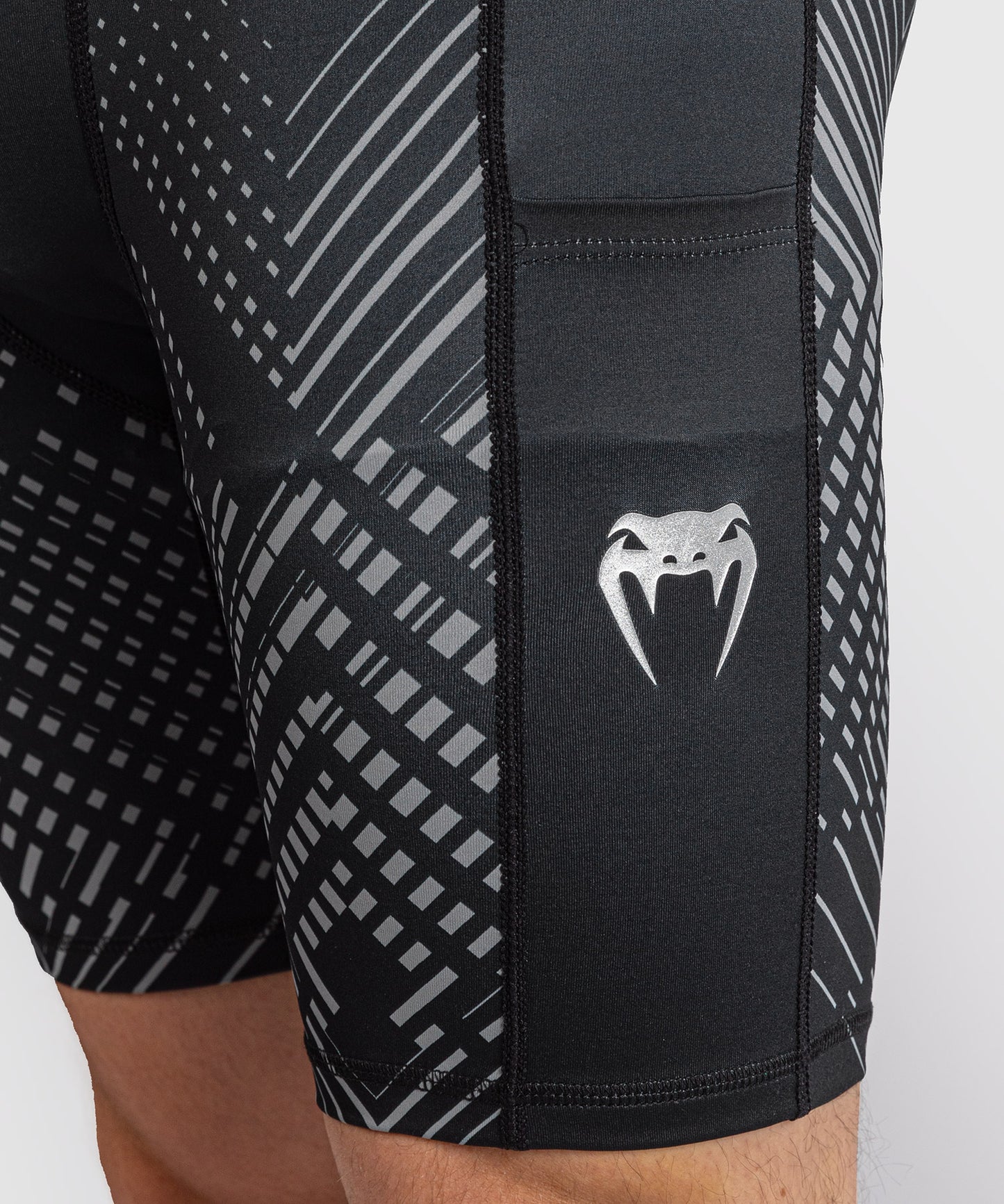 Venum Midnight Fury Pantaloncini a Compressione – Nero/Grigio/Argento
