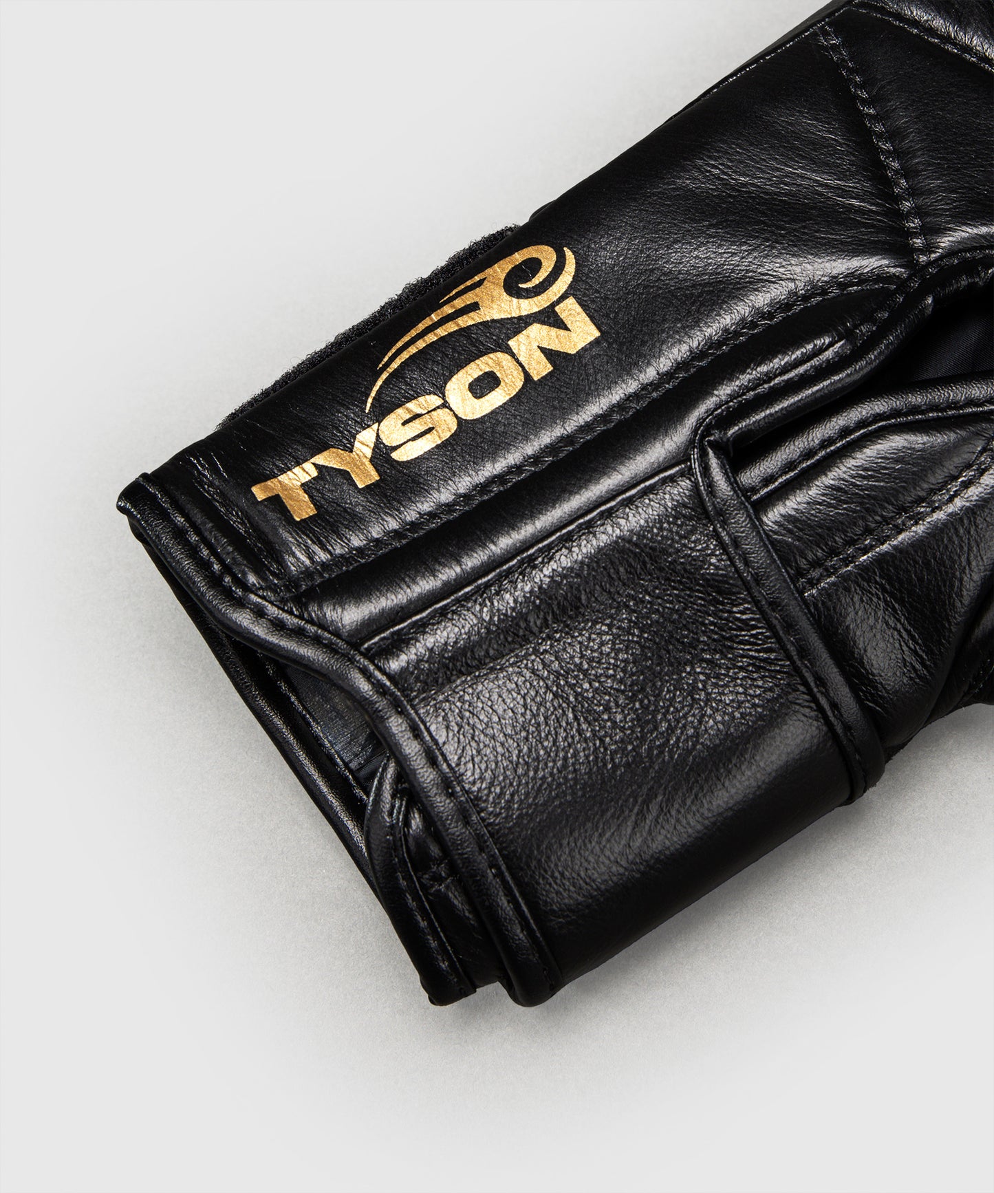 Venum Giant 2.0 Mike Tyson Pro Guantoni da boxe – Nero/Oro