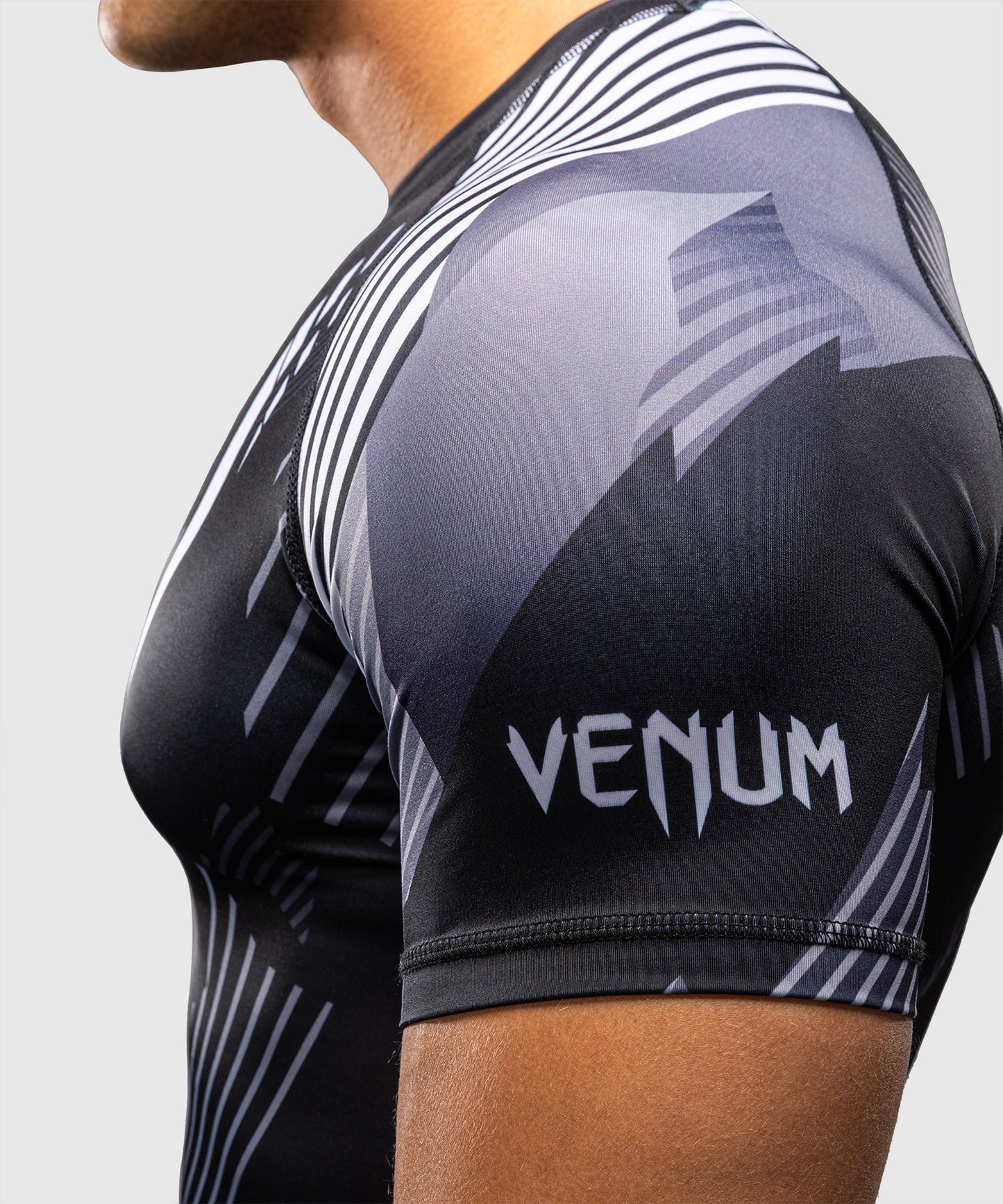 Venum No-Gi 6.0 Rashguard Manga Corta - Negro/Blanco