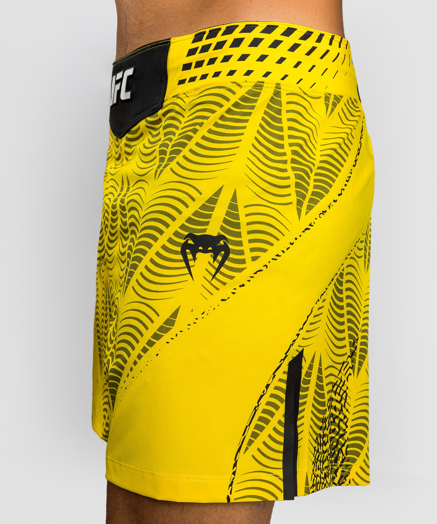UFC Zenith by Venum Authentic Fight Night Pantaloncini da combattimento Fit corto Uomo - Giallo