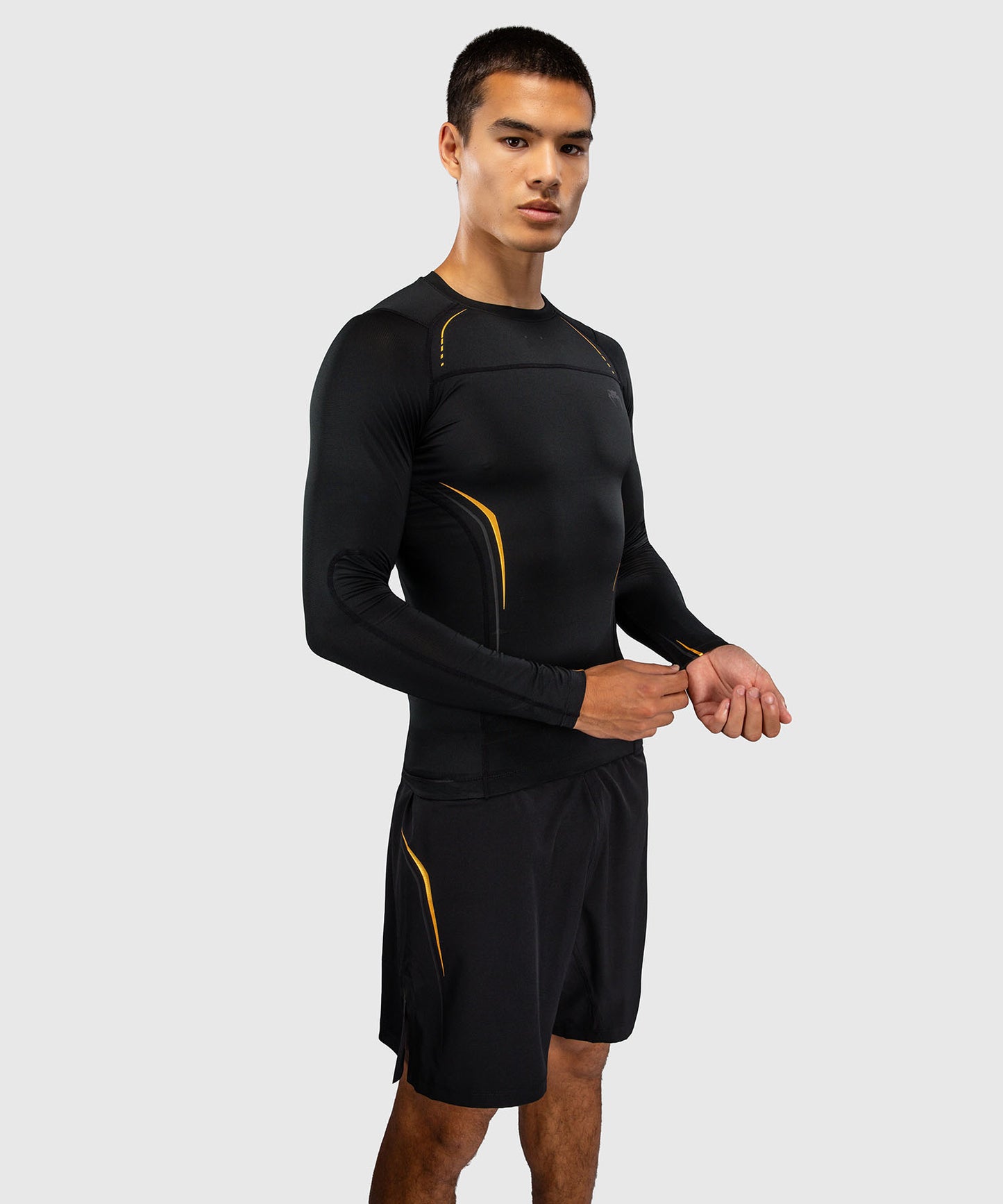 Venum G-Core Rashguard Manga Larga - Negro/Oro