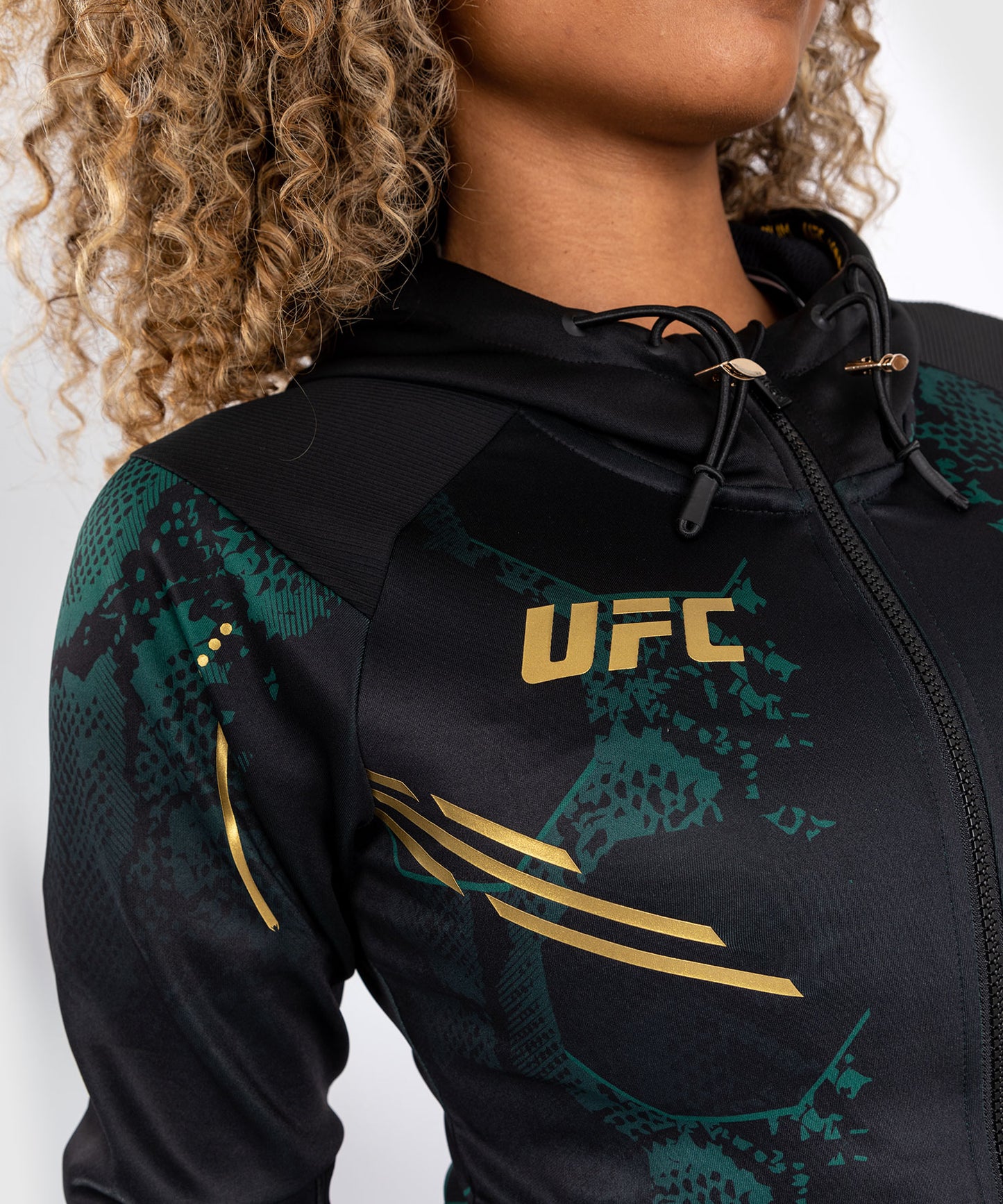 UFC Adrenaline by Venum Authentic Fight Night Felpa con cappuccio Walkout da donna - Emerald Edition - Verde/Nero/Oro