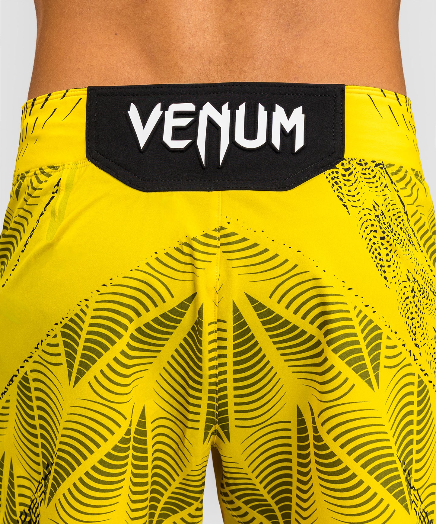 UFC Zenith by Venum Authentic Fight Night Pantaloncini da combattimento Fit corto Uomo - Giallo