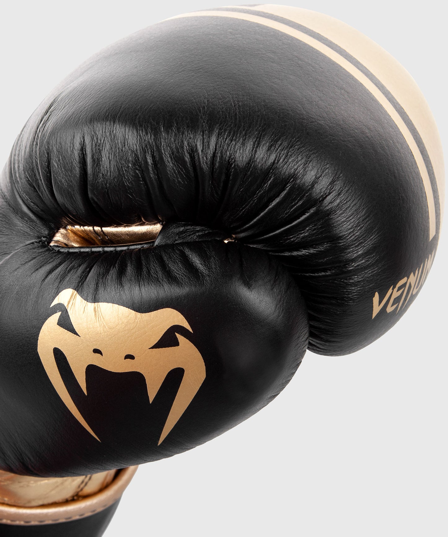 Gants de boxe pro Venum Shield Velcro - Noir/Or