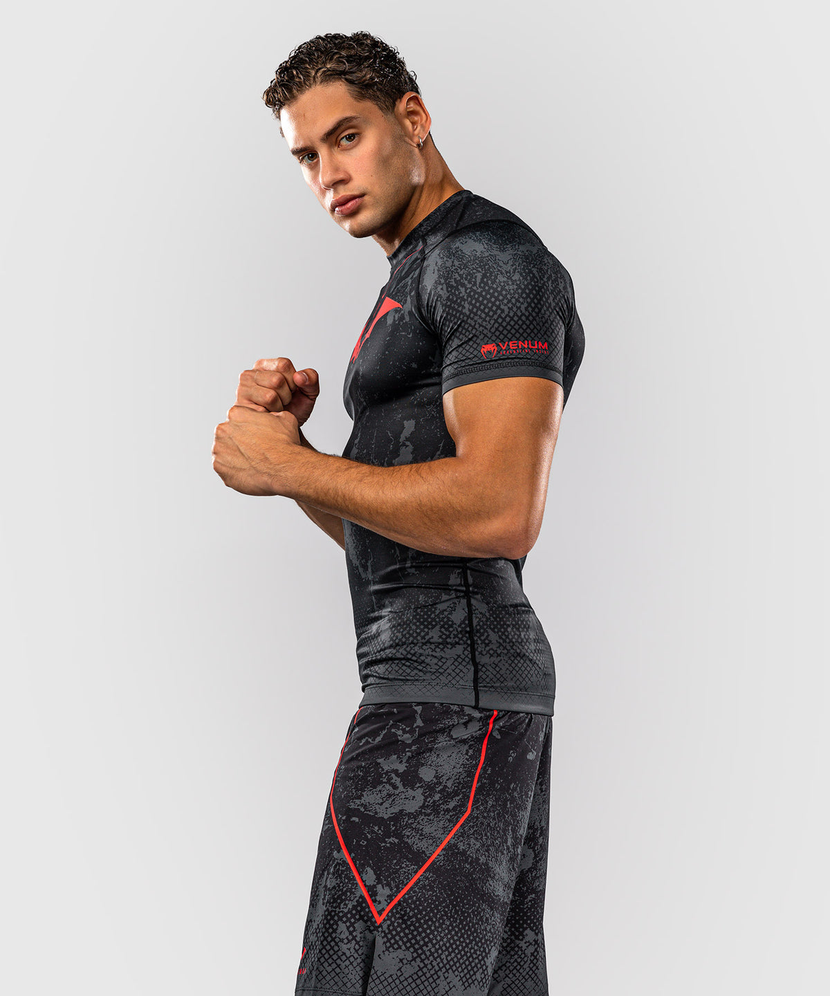 Venum x Batman Rashguard de manga corta - Negro/Gris/Rojo