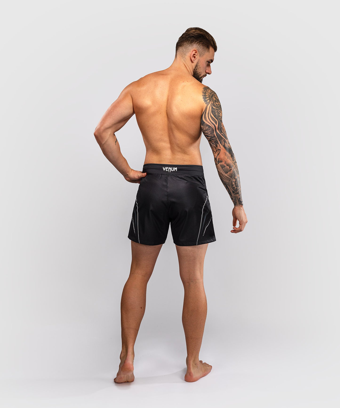 Venum Streamline Fightshorts – Schwarz/Weiß