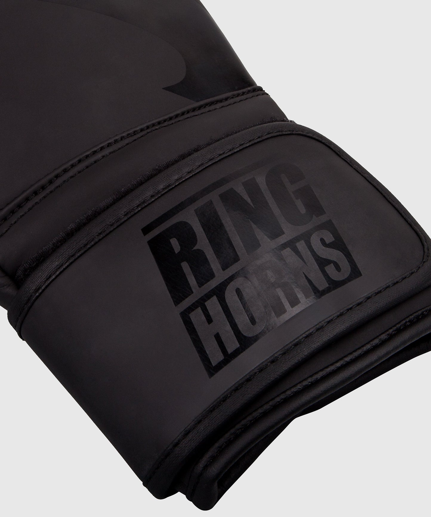 Ringhorns Charger by Venum Boxhandschuhe – Schwarz/Schwarz