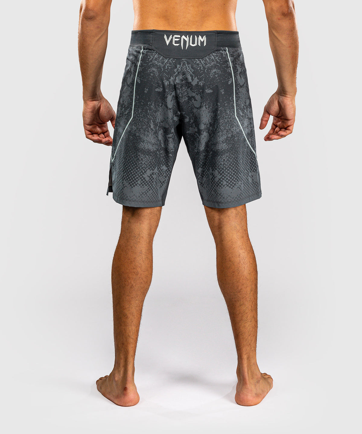 Venum x Batman Fightshorts - Grau