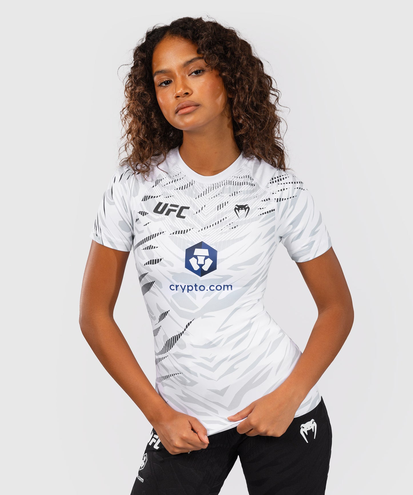 UFC Fusion by Venum Authentic Fight Night Damen Performance Kurzarm Rashguard - Weiß