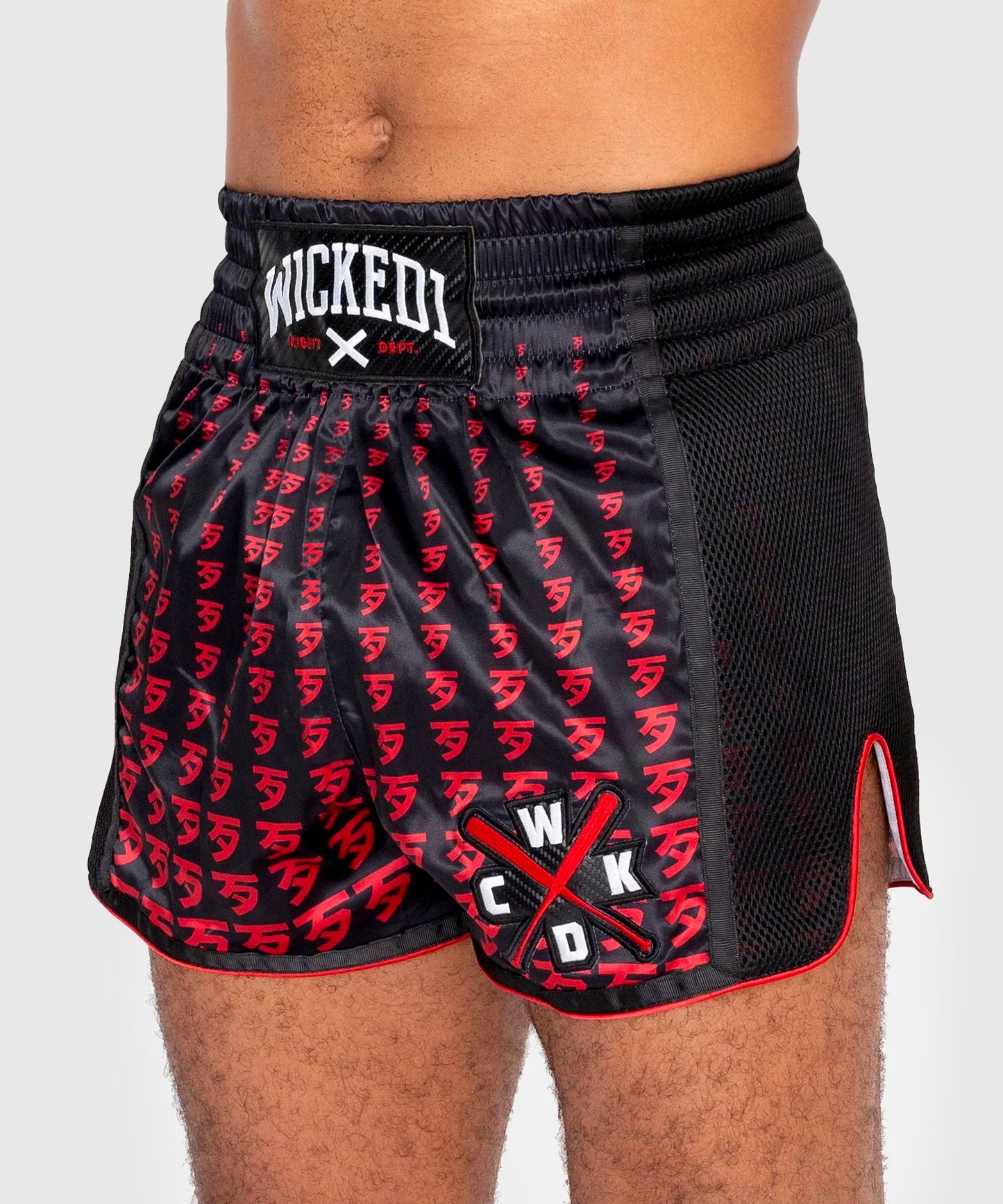 Wicked One Infinit Muay Thai Shorts - Schwarz/Rot