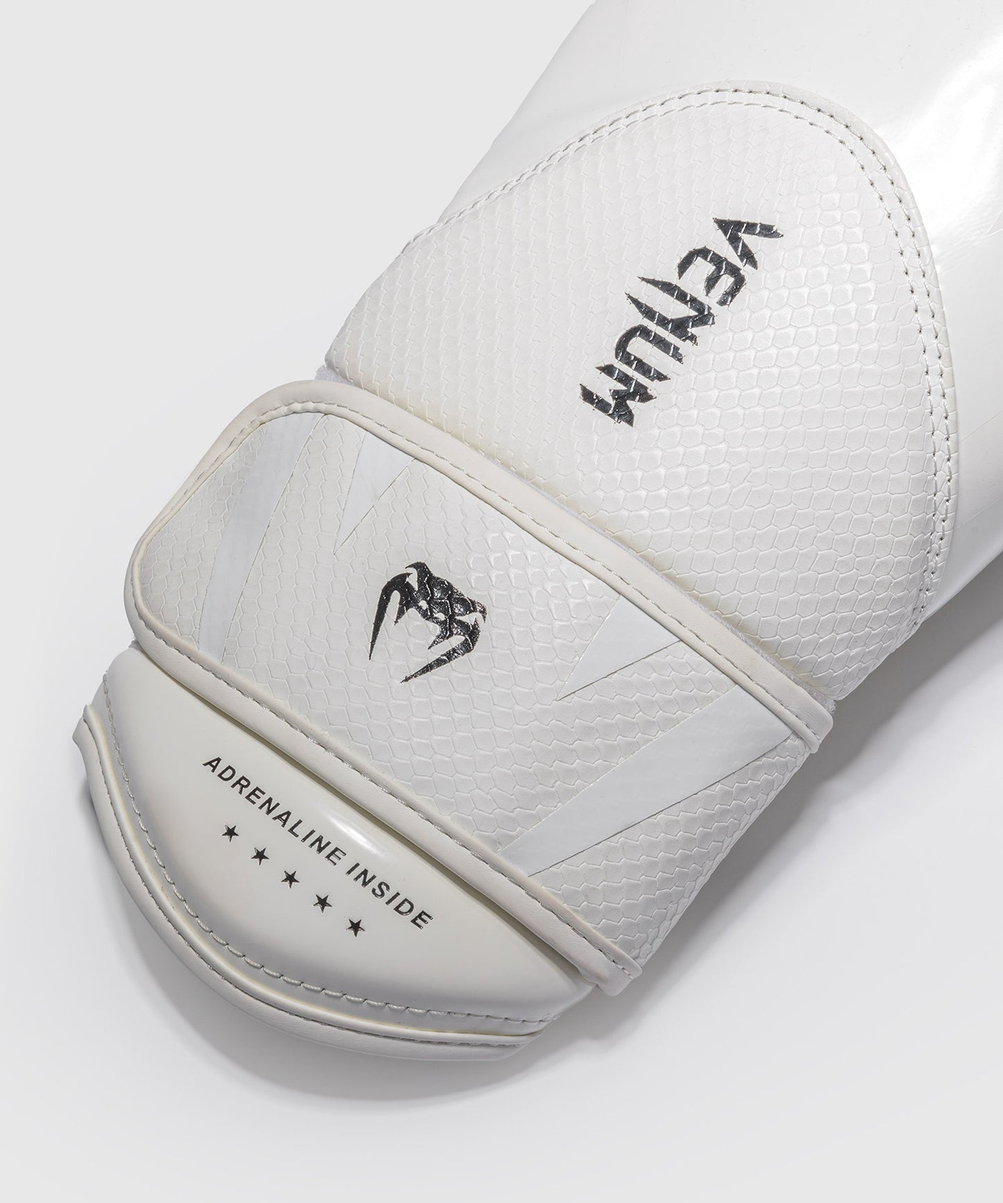 Venum Challenger 4.0 Scales Boxing Gloves - Ivory