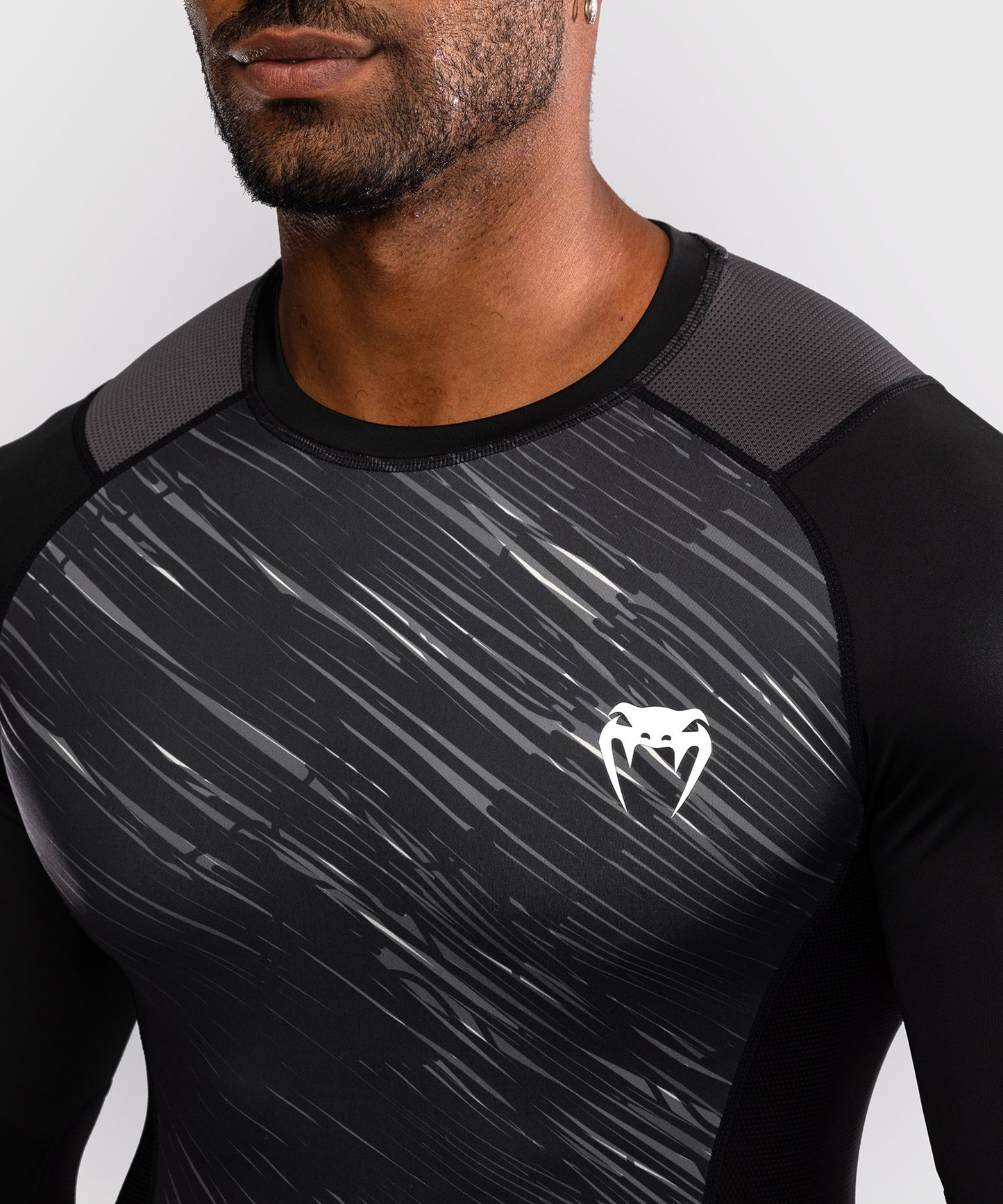 Venum Rapid Long Sleeve Rashguard - Black/Storm Grey