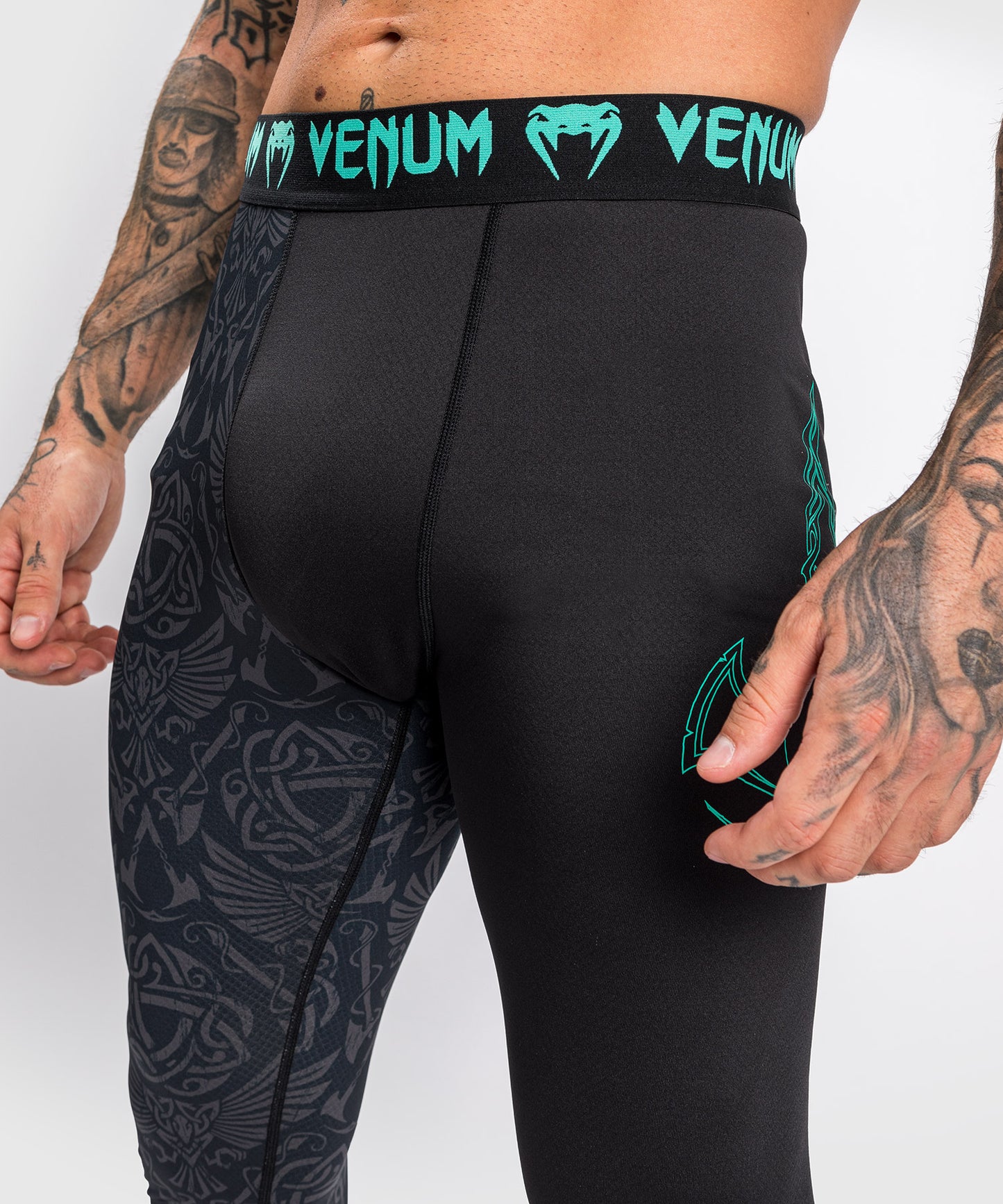 Pantalones de Compresión Venum Assassin's Creed Reloaded - Negro