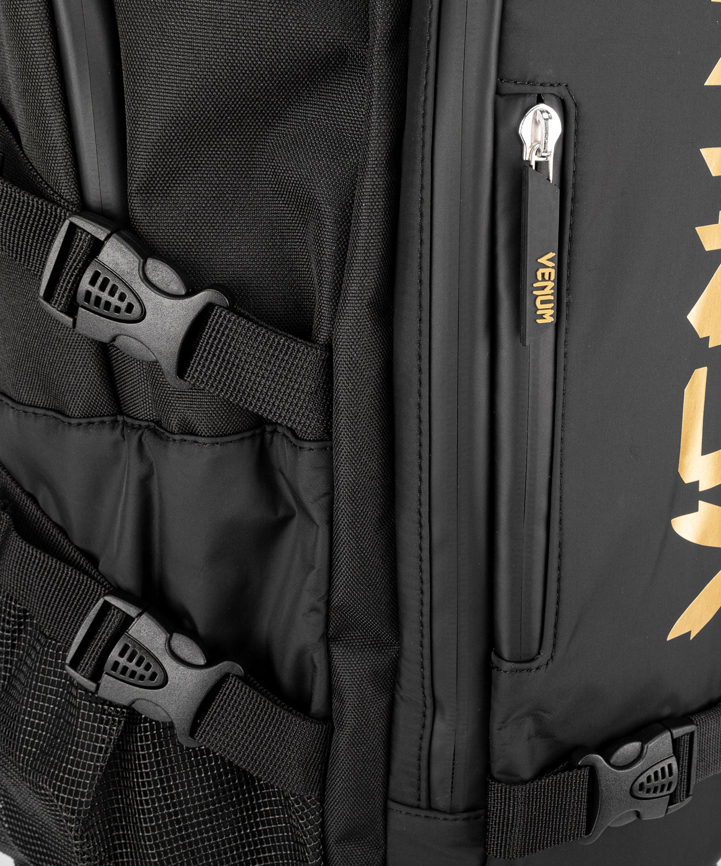 Venum Challenger Xtrem Evo Rucksack (50-63L) – Schwarz/Gold