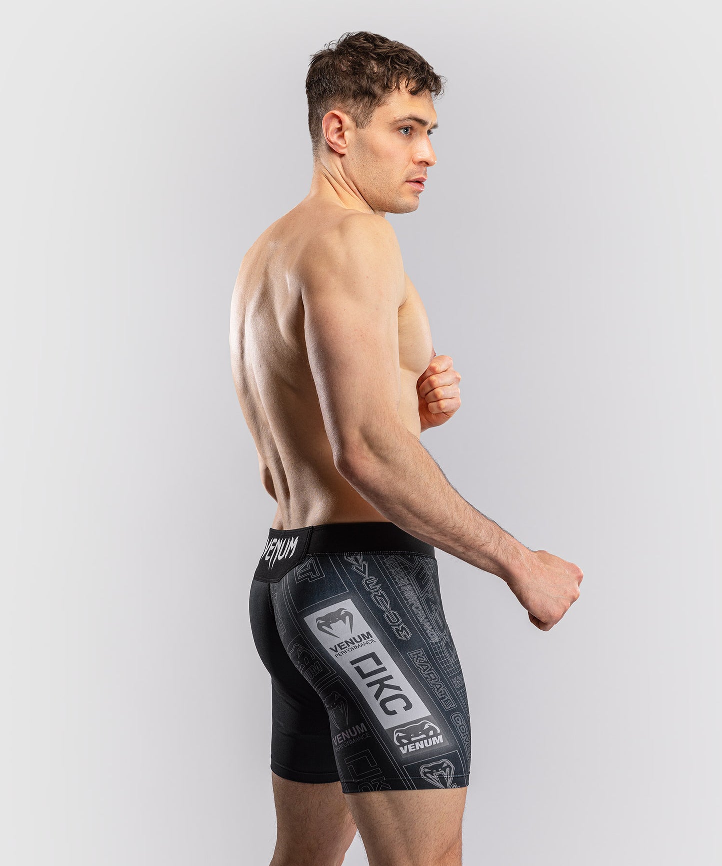 Karate Combat by Venum Pantaloncini a Compressione – Nero/Grigio