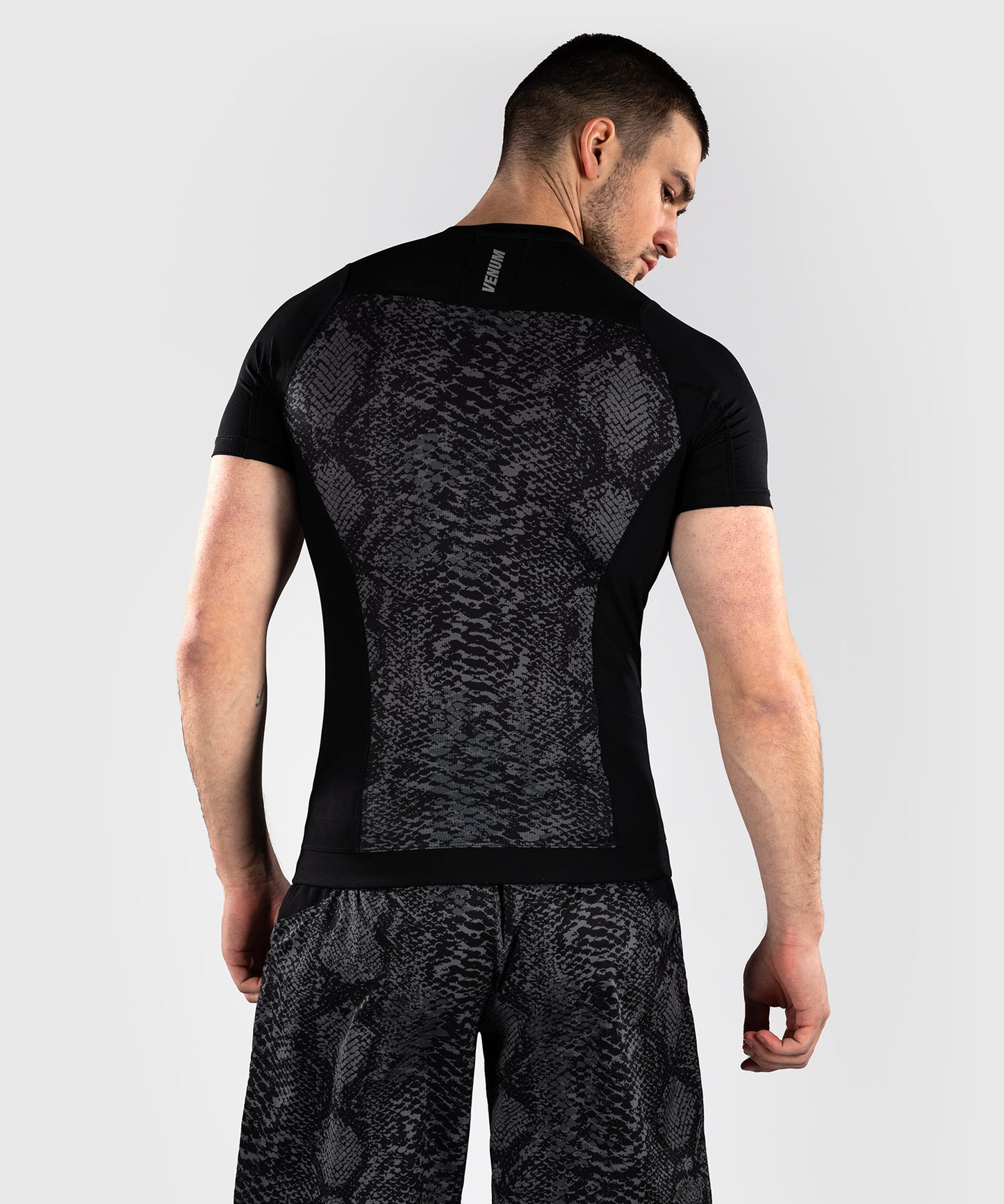 Rashguard à Manches Courtes Venum G-Fit Scales – Noir/Gris Charbon