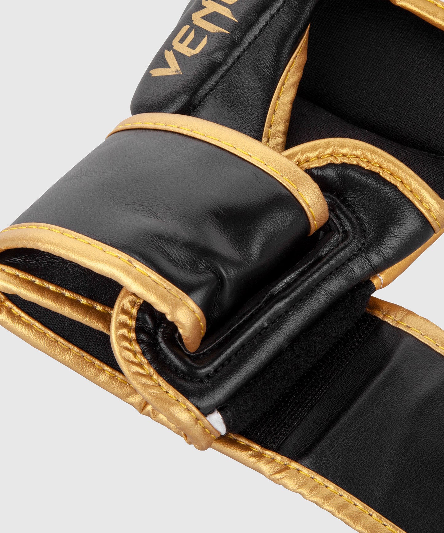 Venum Challenger 3.0 MMA-Sparring-Handschuhe - Weiß/Gold