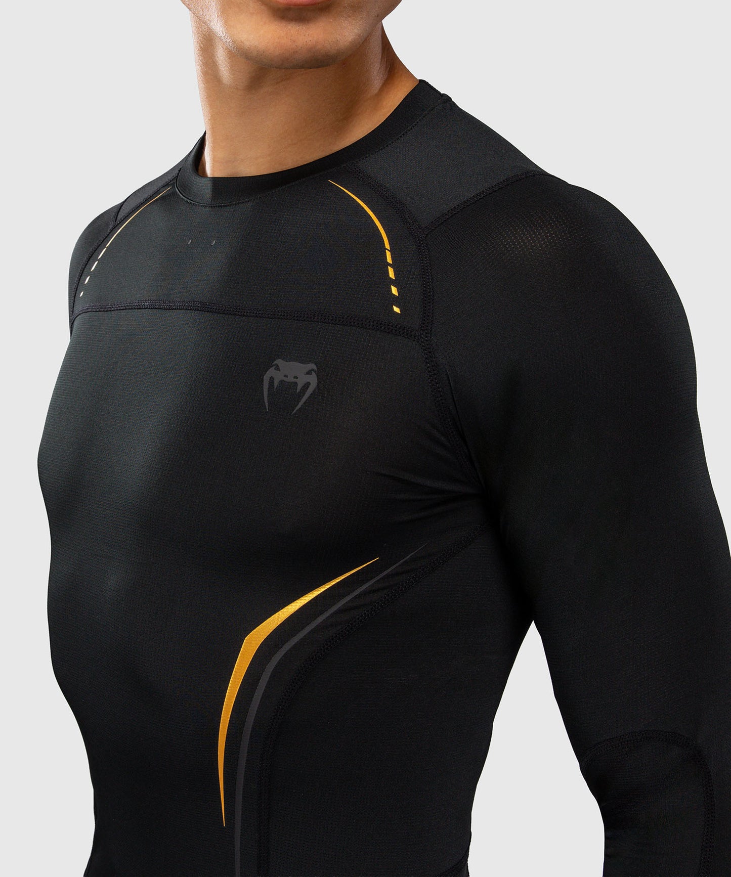 Venum G-Core Rashguard Manga Larga - Negro/Oro