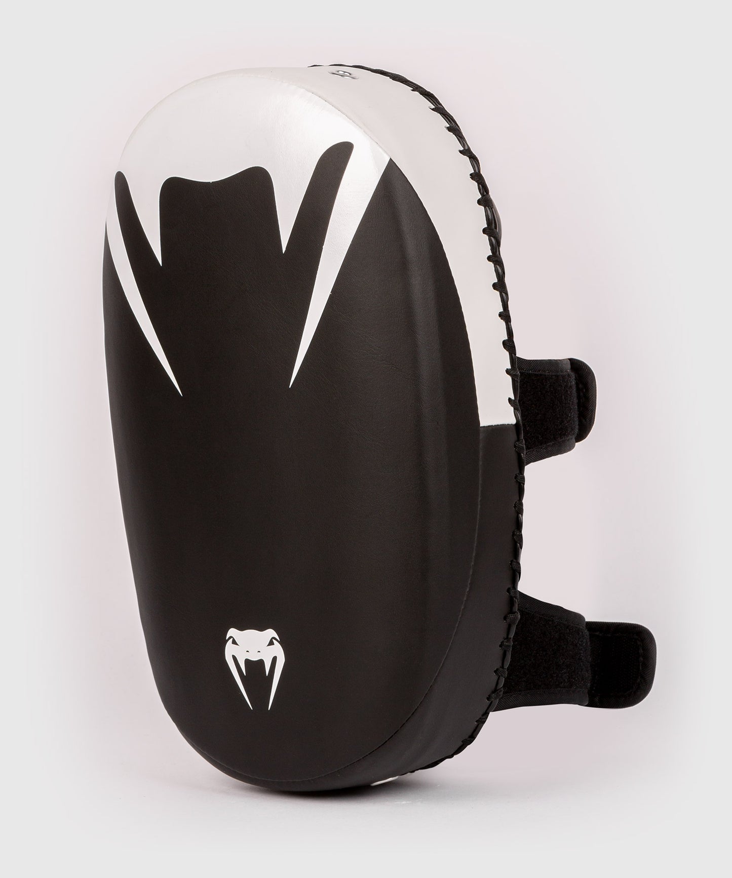 Venum Light Kick Pads - Negro/Blanco
