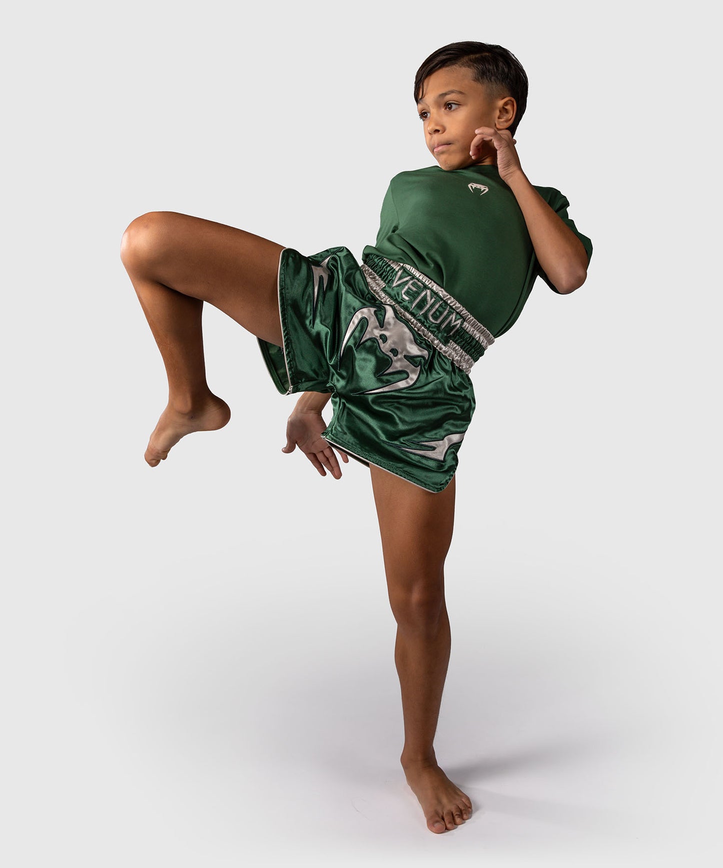Venum Inferno Muay‑Thai‑Shorts – Waldgrün/Off‑White