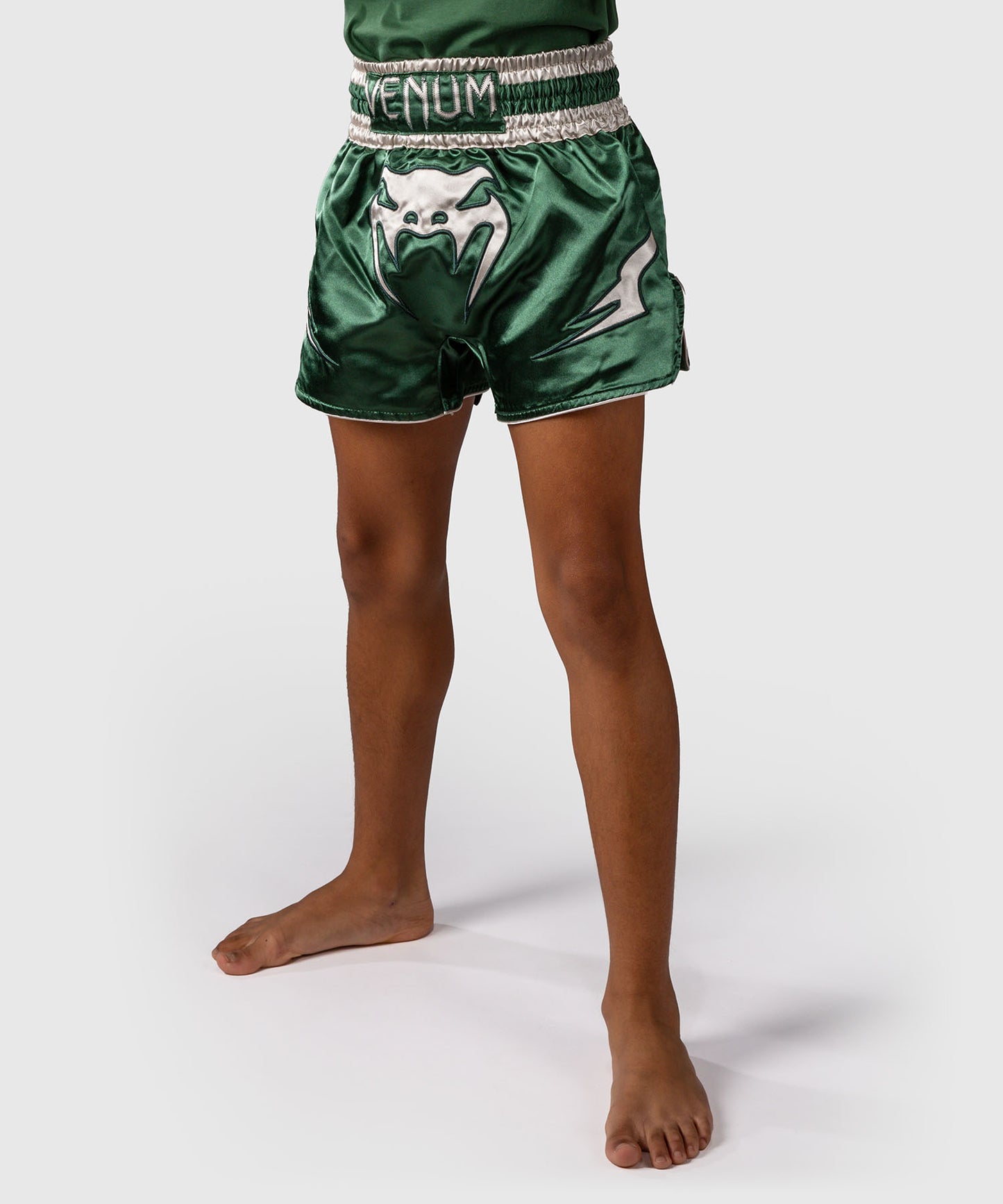 Venum Inferno Muay‑Thai‑Shorts – Waldgrün/Off‑White
