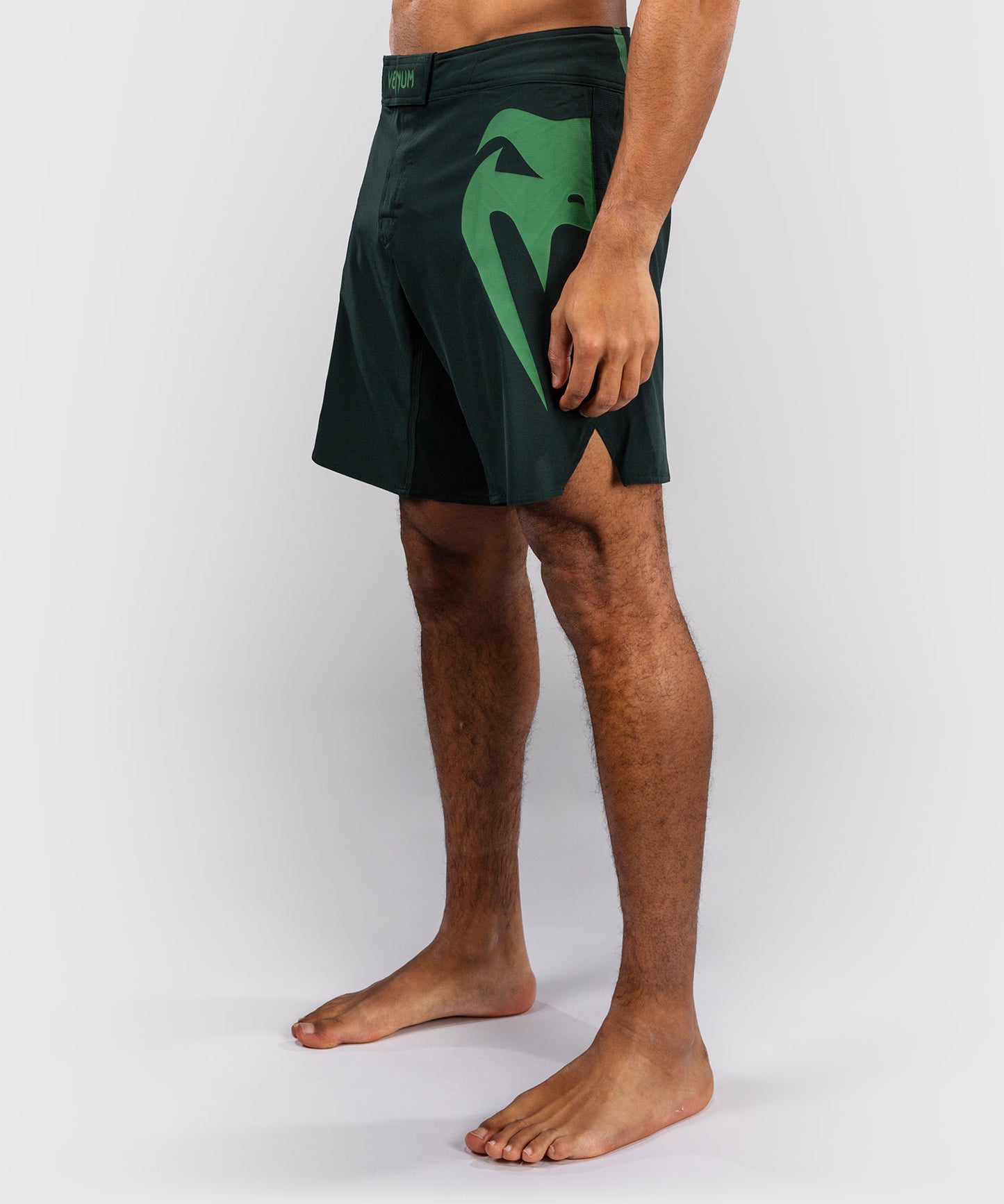 Venum Light 5.0 Fightshorts - Waldgrün/Hellgrün